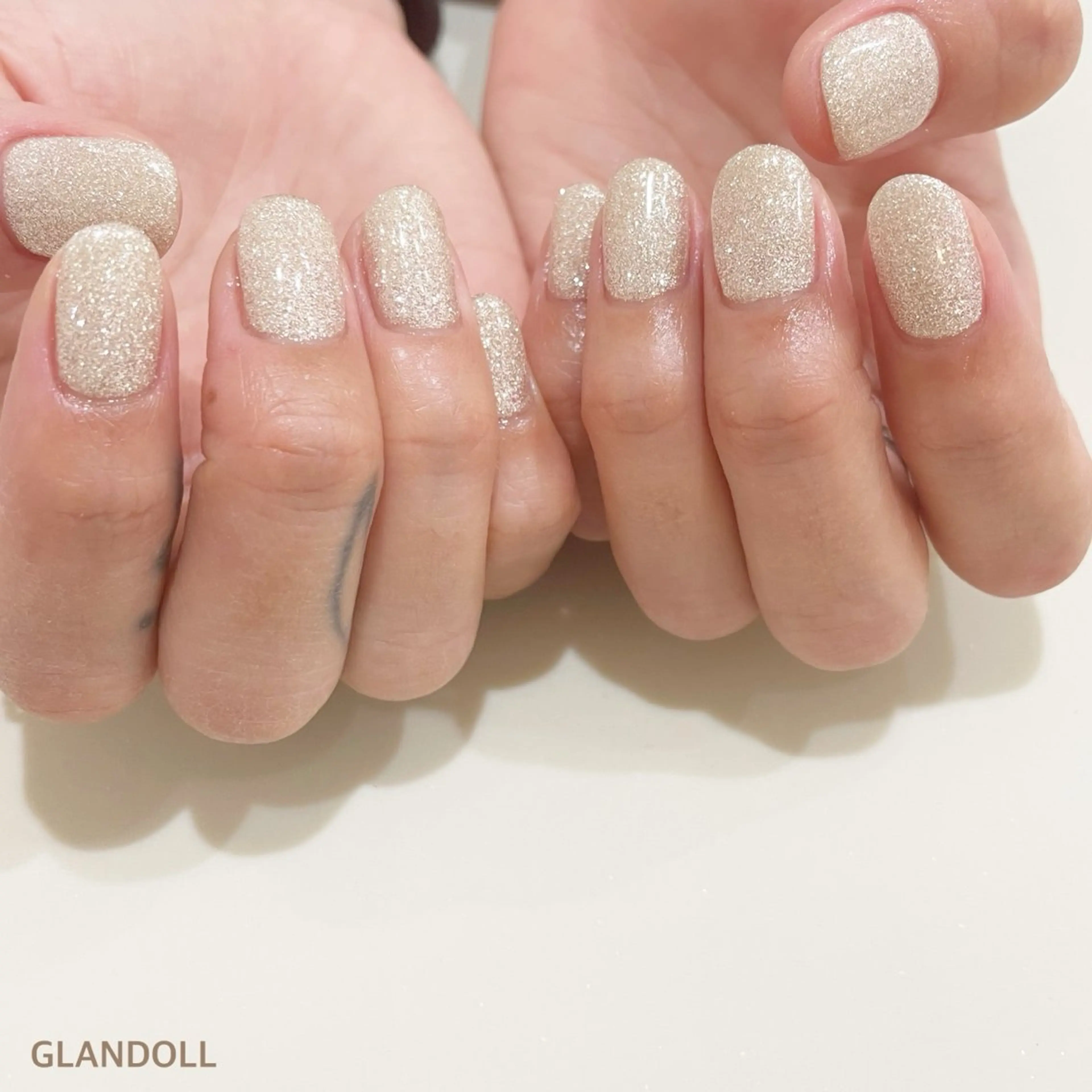 ネイル ラメ(グリッター) ワンカラーネイル ハンドネイル GLANDOLL YURIのネイルデザイン
