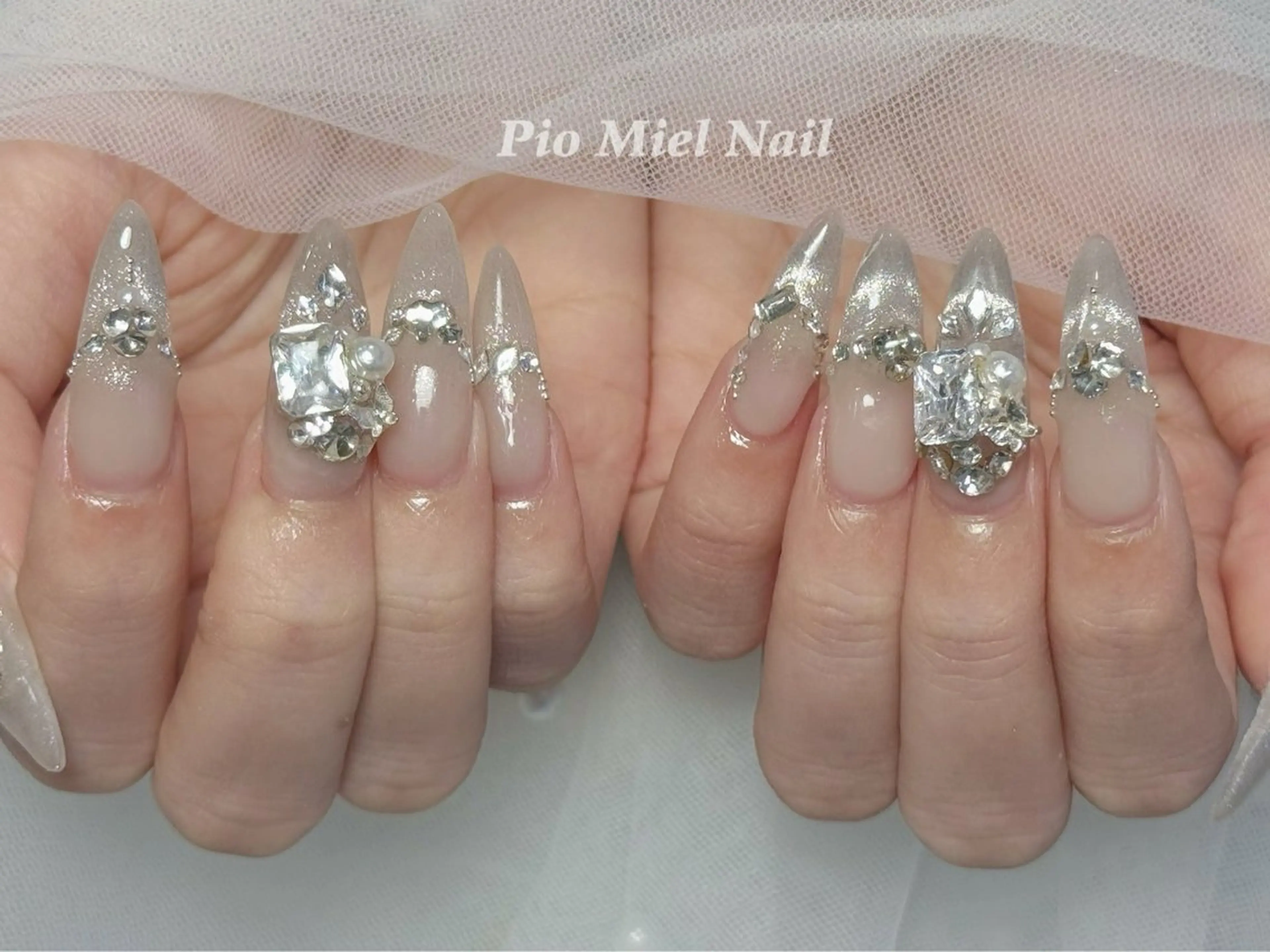 ネイル フレンチネイル 韓国ネイル ラメ(グリッター) マグネットネイル ニュアンスネイル ハンドネイル momo 長さだしのネイルデザイン