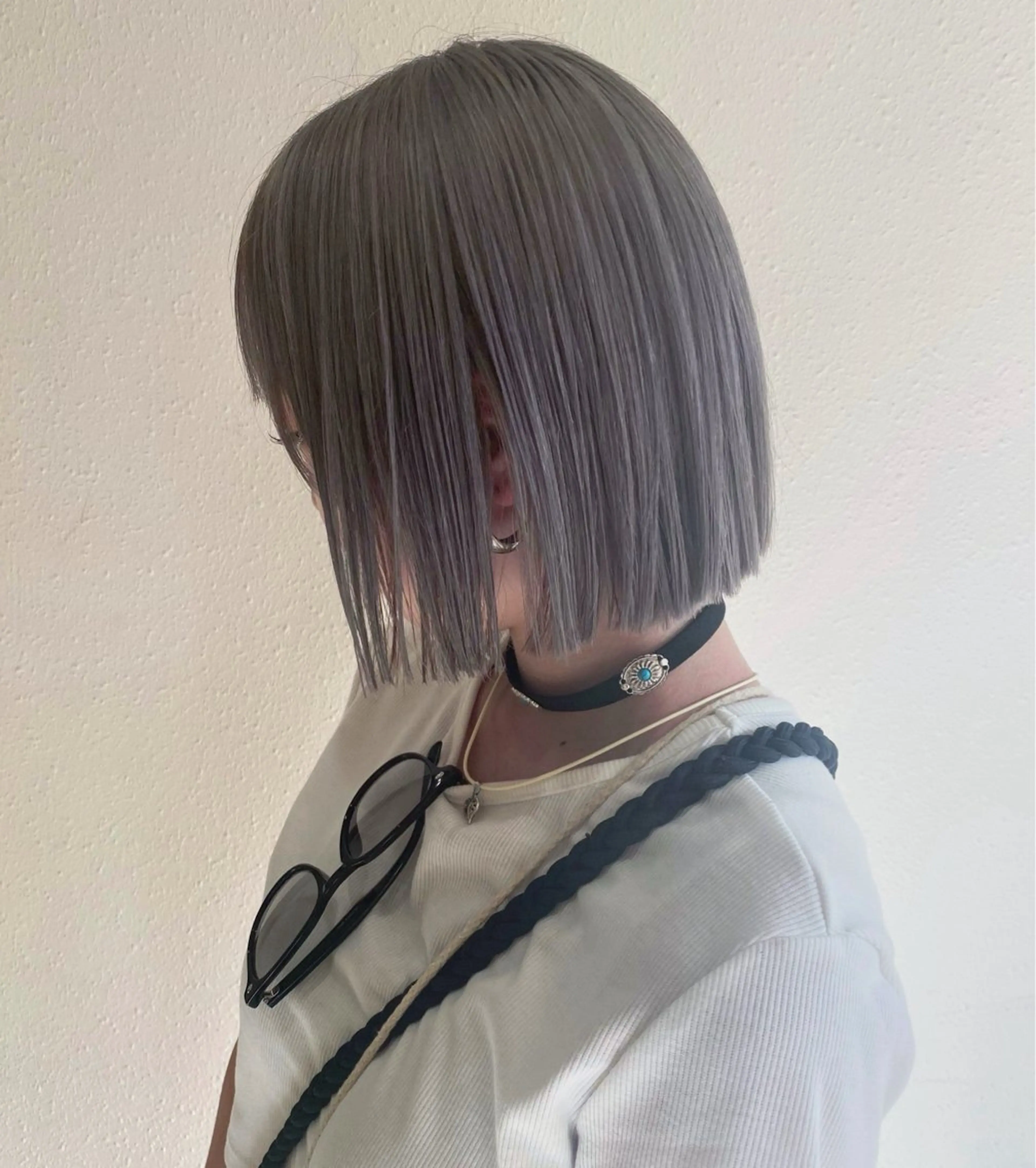 ミディアム カラー 肌馴染みくすみカラー 花房 佑夏のヘアスタイル