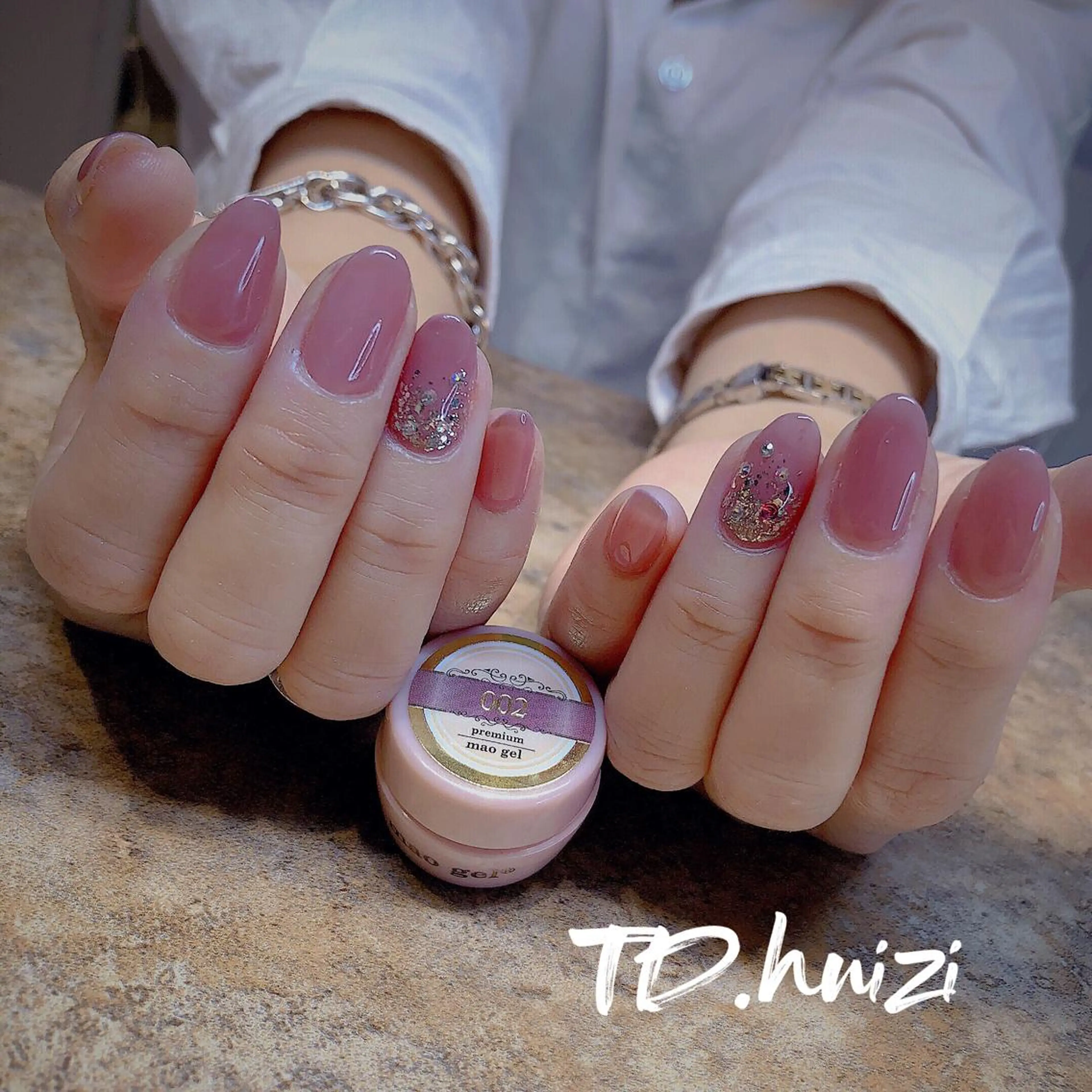 ミディアム ハンドネイル めぐみのネイルサロン 惠のネイルデザイン