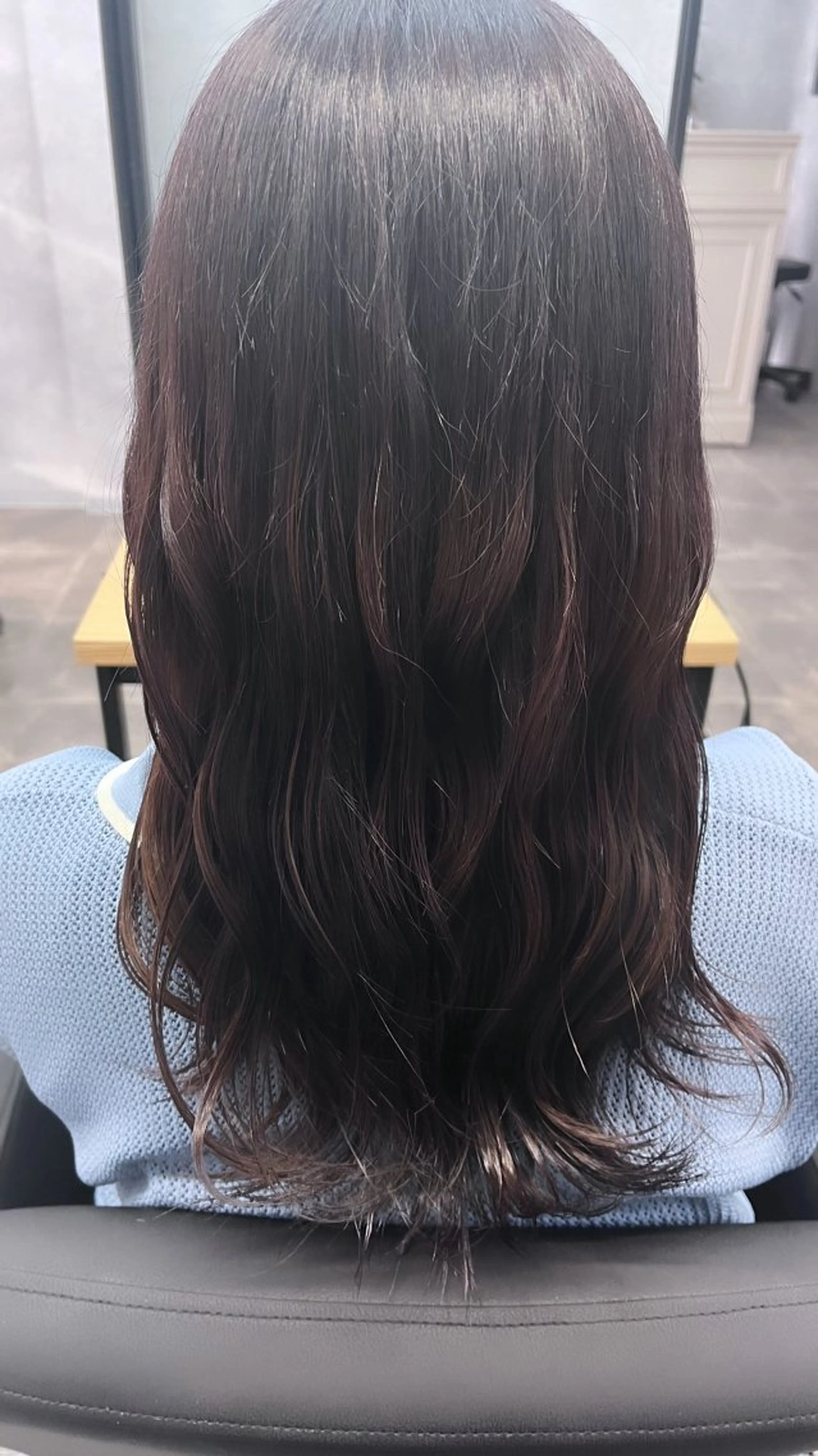 セミロング カラー ブラウンカラー ラベンダーカラー ラベンダーブラウン ピンクカラー カット ヘアカラー 熊谷 有紗のヘアスタイル