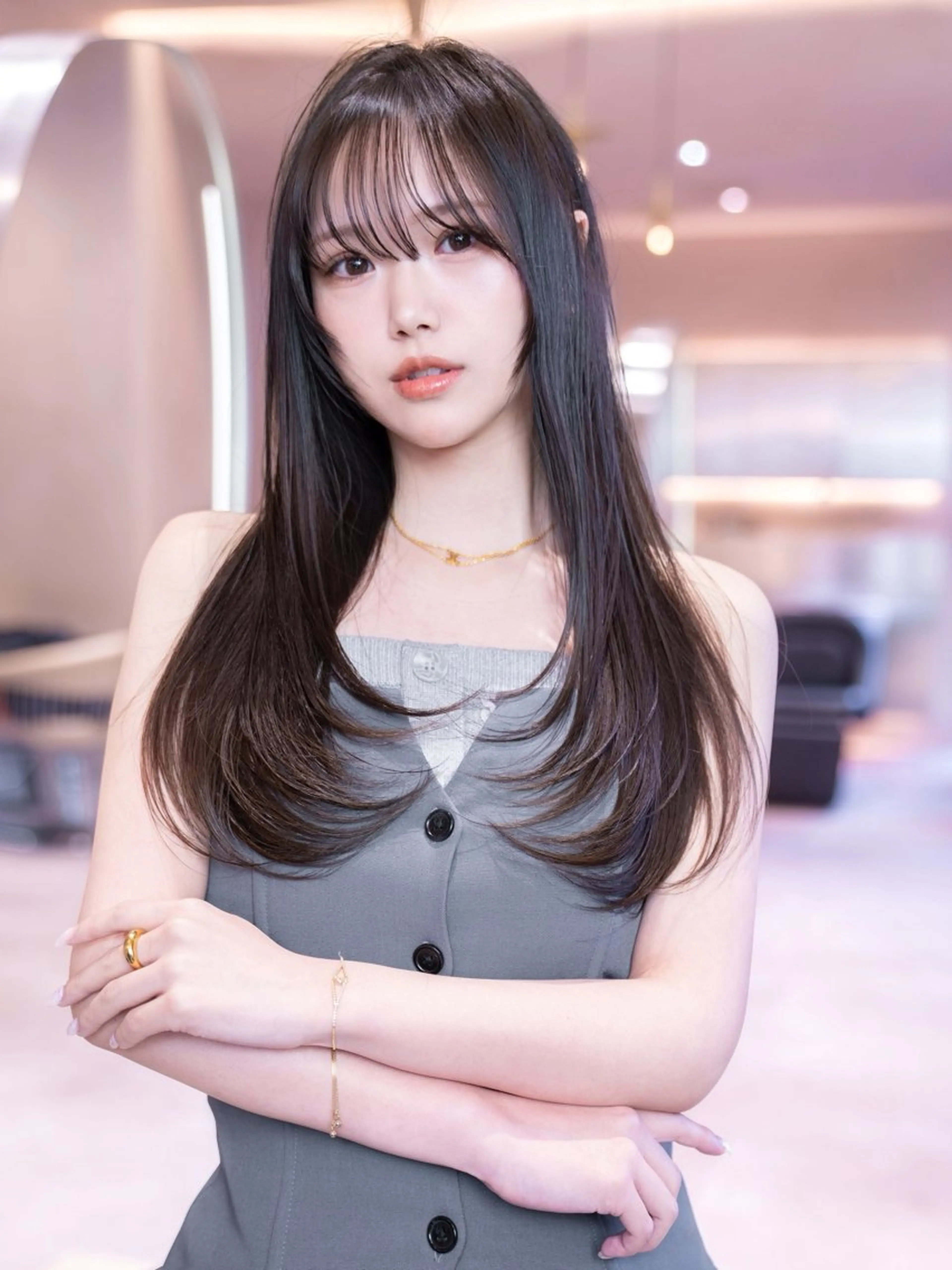 ロング レイヤーカット 小顔カット カット ヘアカラー トリートメント HAVANA所属・レイヤー似合わせ 透明感カラーりきやのヘアスタイル