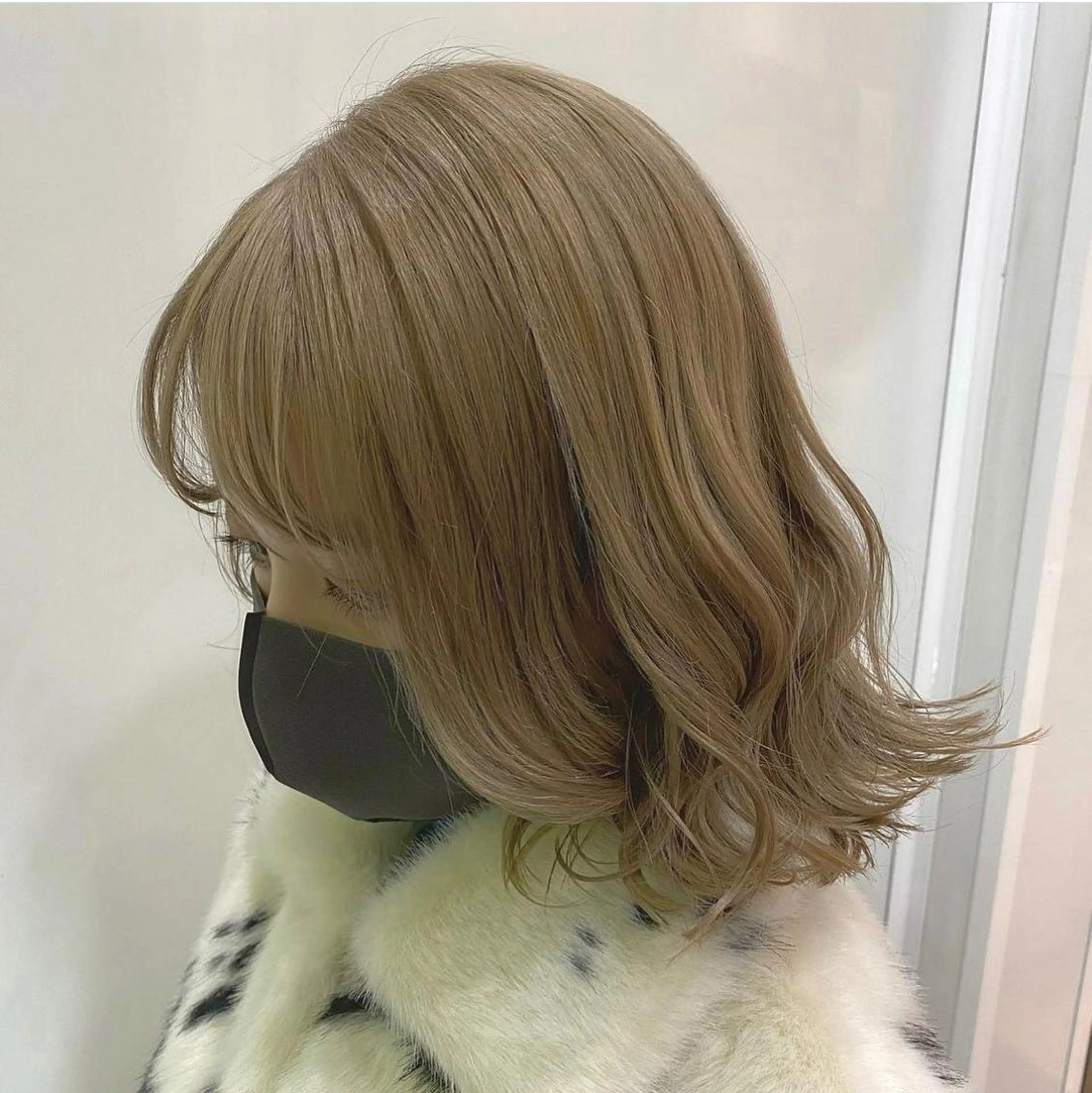 ミディアム カラー ベージュカラー ミルクティーベージュ 美容室 HAKUAのヘアスタイル