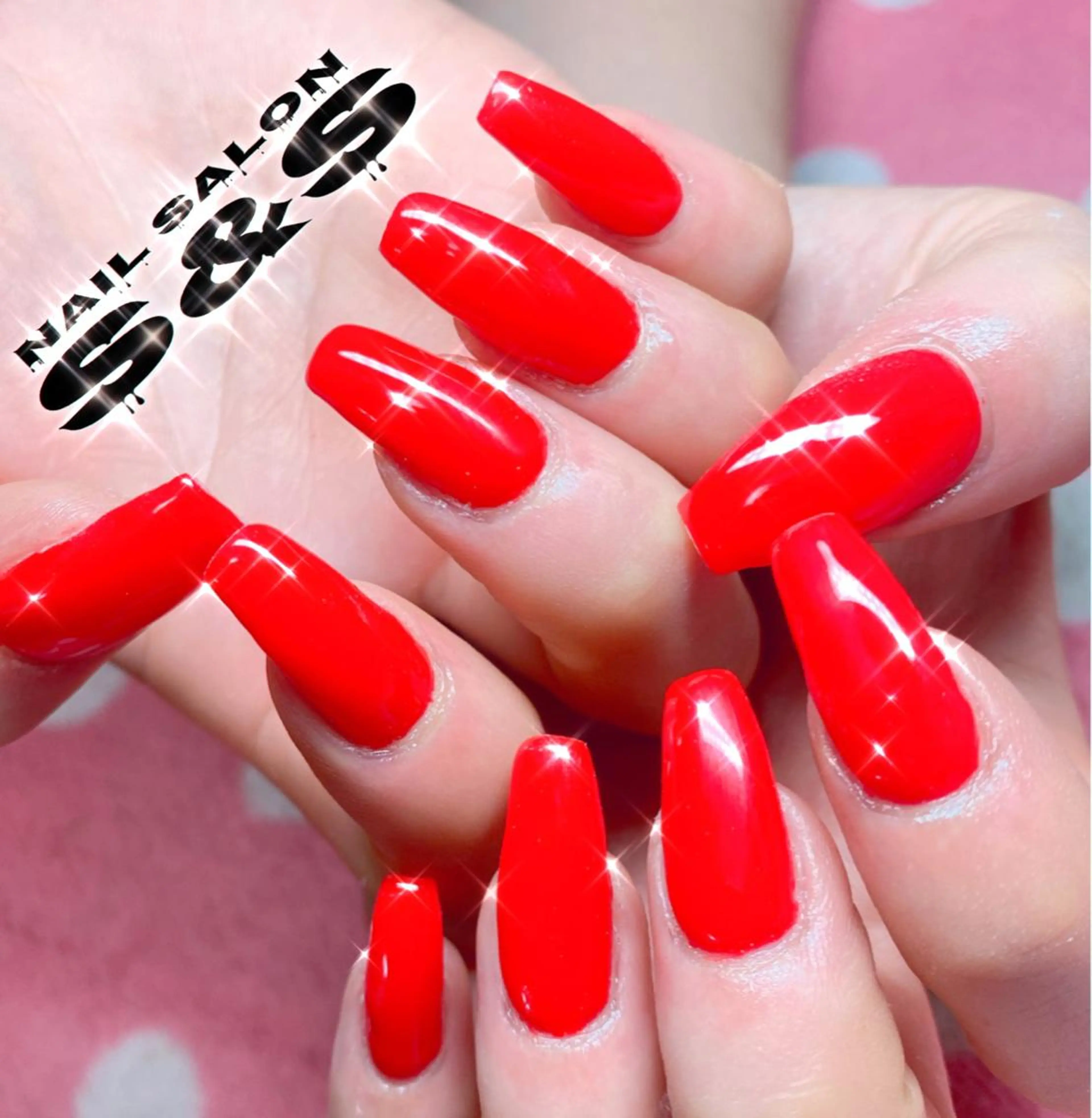 セミロング ネイル 長さ出し メンズネイル 持ち込み 赤色 スカルプネイル S&S 村田小百合のネイルデザイン