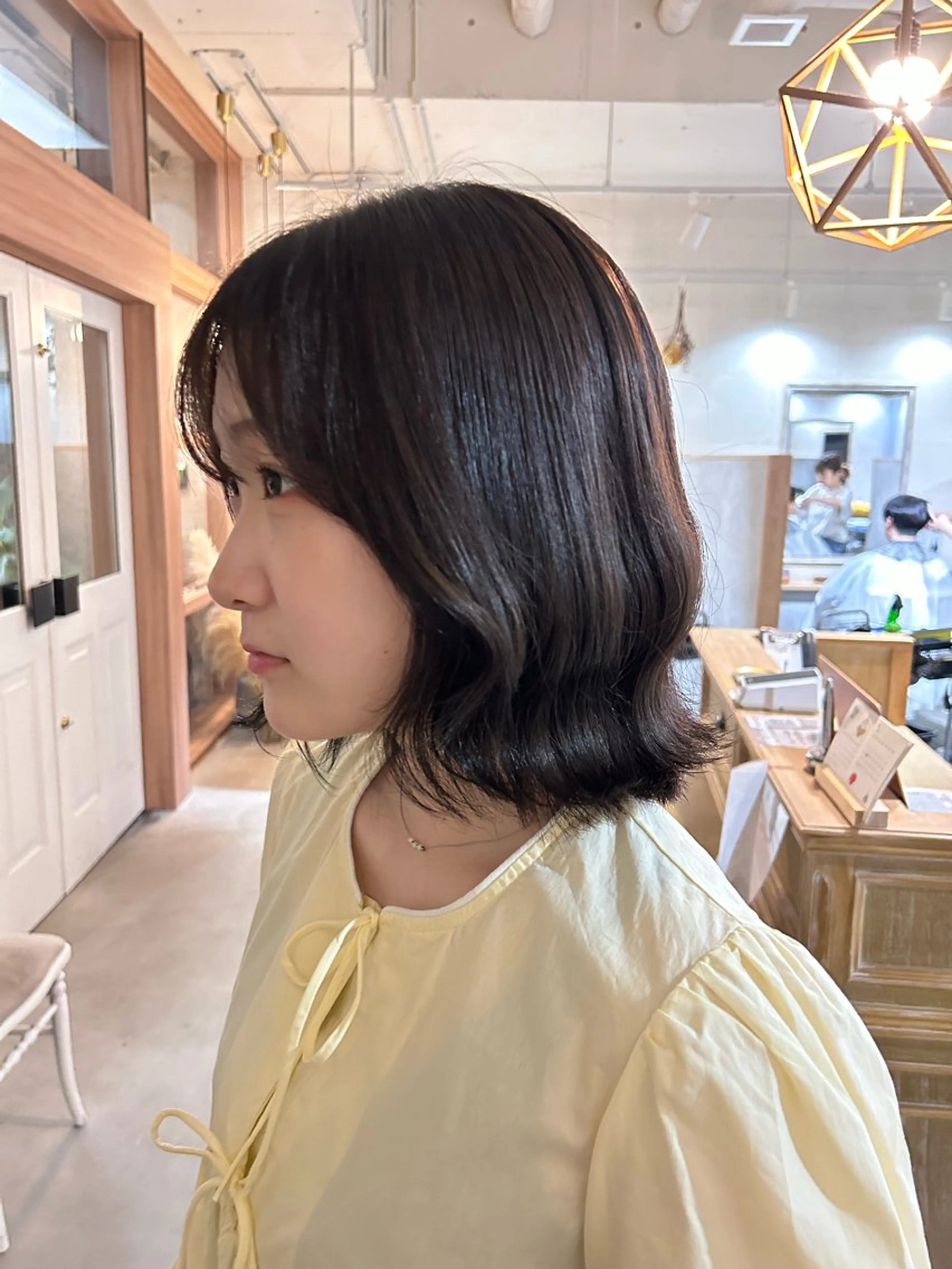 ショート カラー ブラウンカラー ダークブラウン ambiente所属・瀬川 夏緒のヘアスタイル