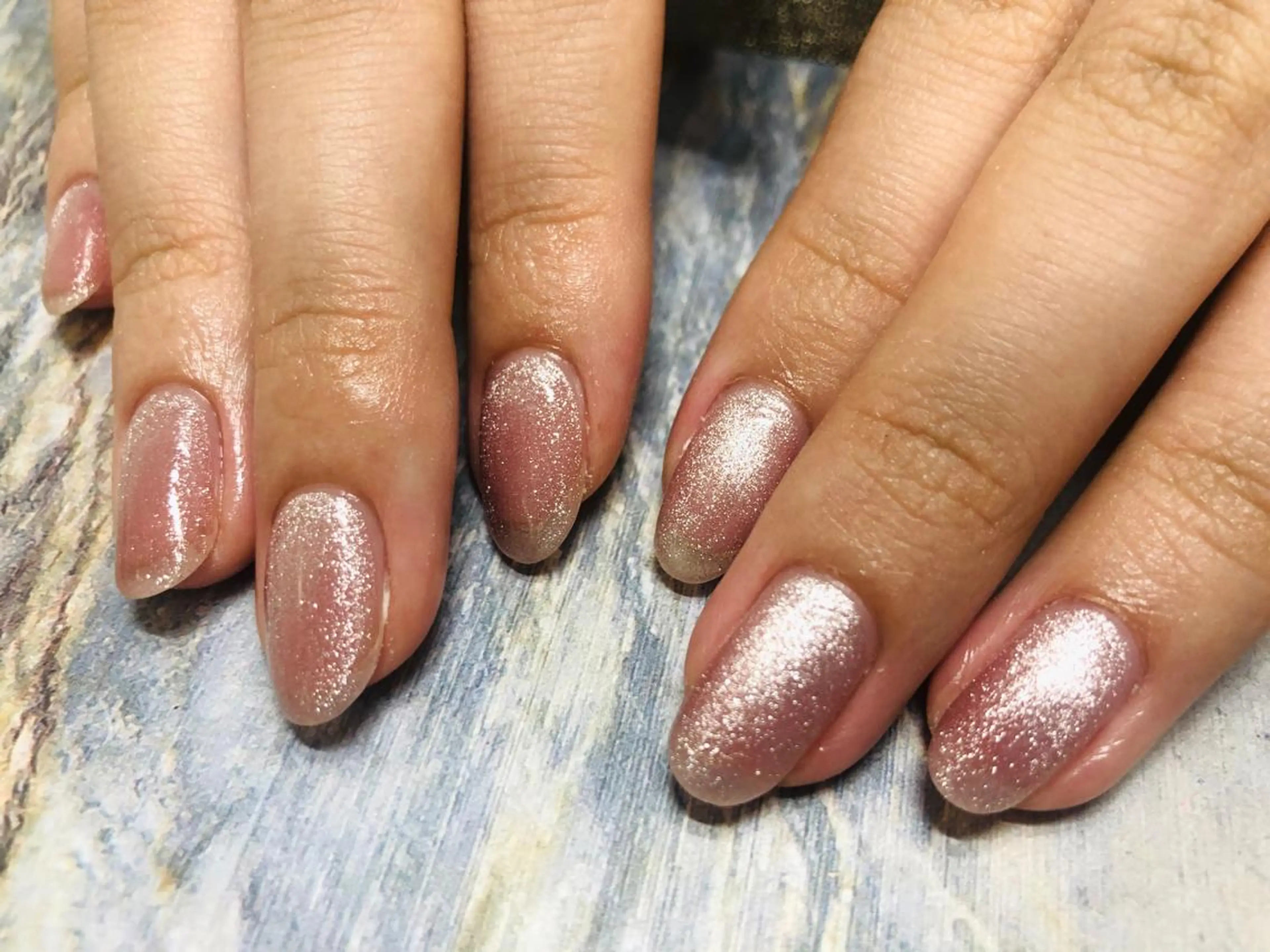 ネイル キラキラネイル マグネットネイル ピンク ハンドネイル Mogu nail 二子玉川のネイルデザイン