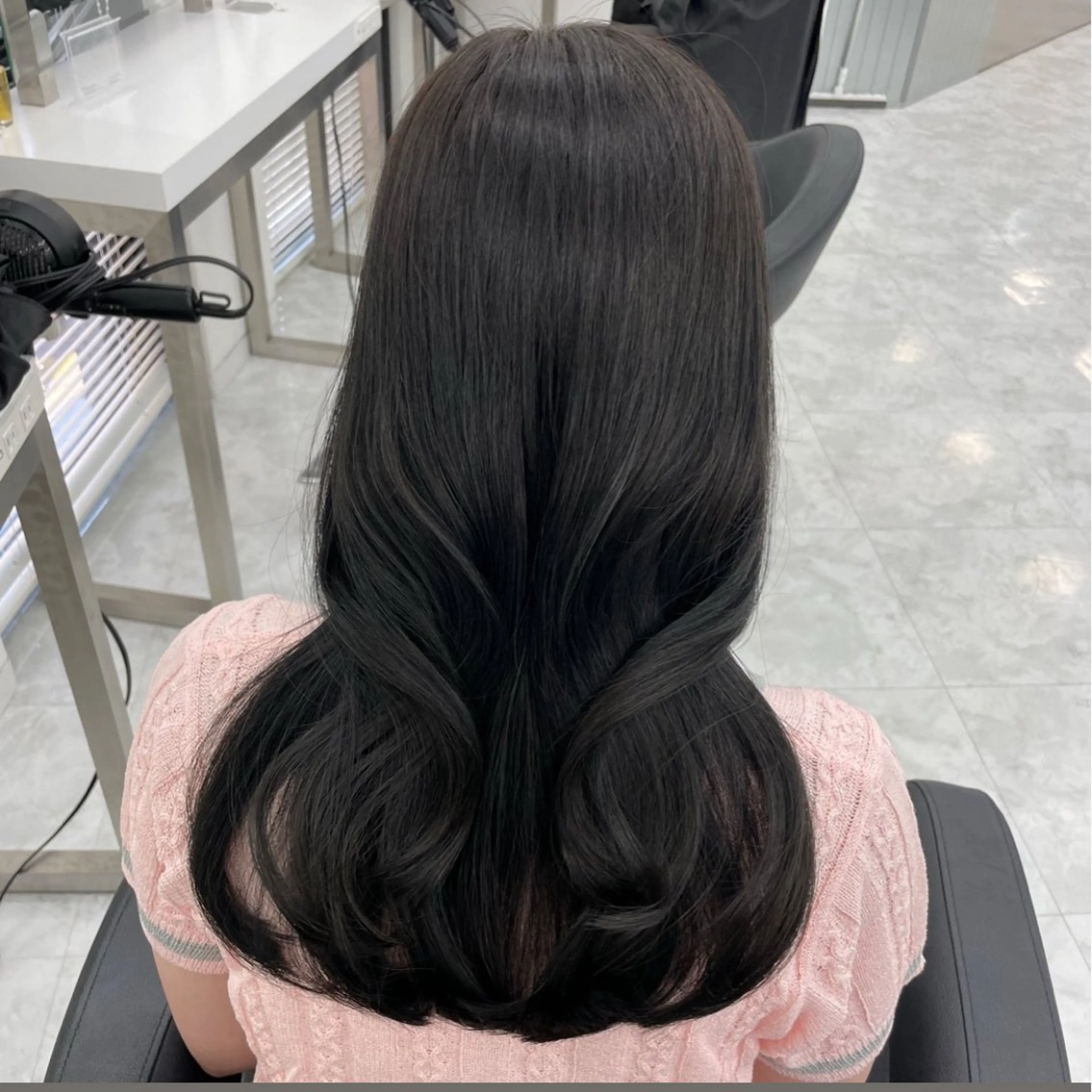 ロング カット ヘアカラー トリートメント 韓国ヘア/ブリーチ無 しWカラー/オリーブのヘアスタイル