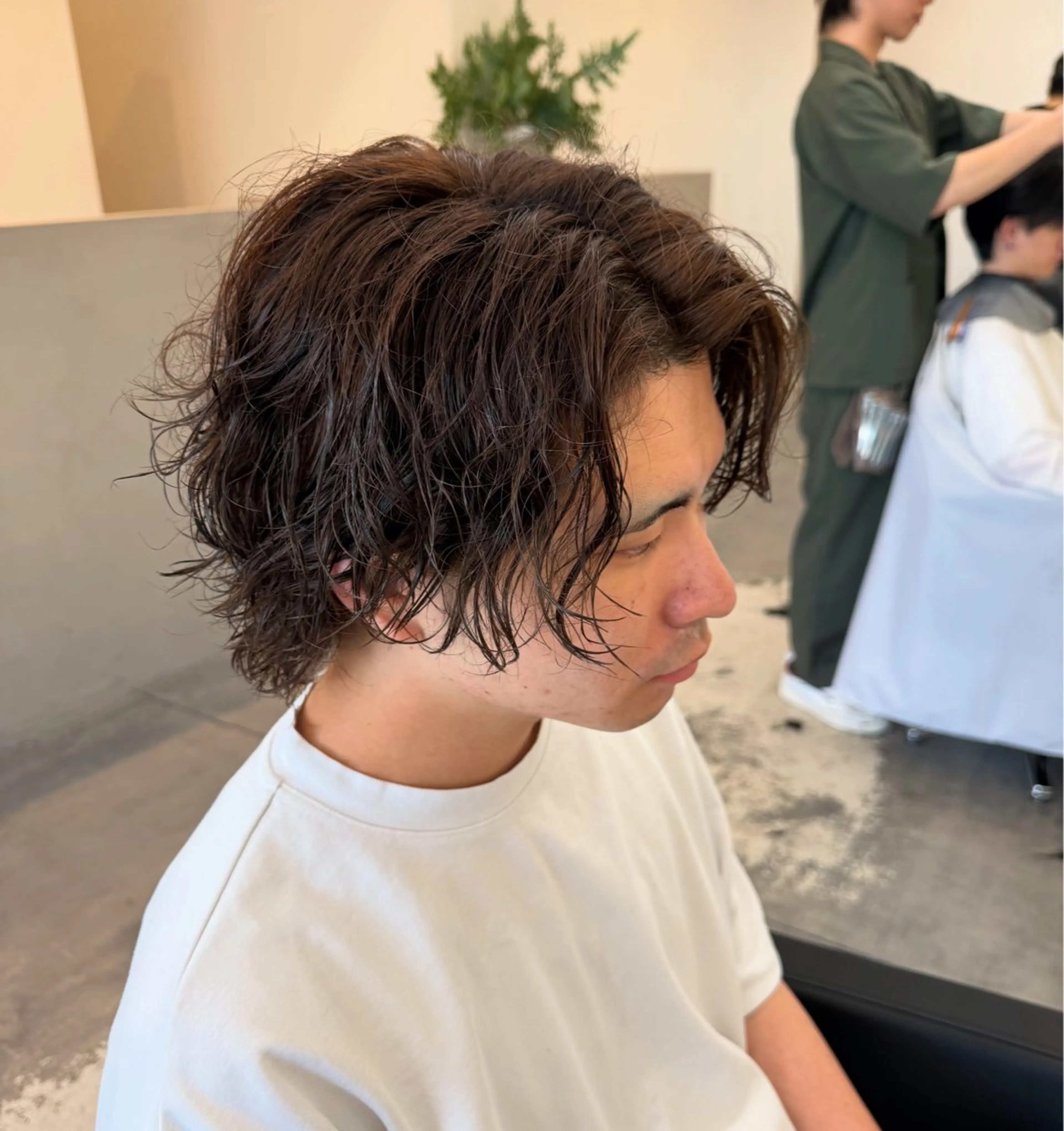 ミディアム カラー パーマ ミディアムパーマ ベージュカラー オリーブベージュ ボブ 韓国風ヘア Nake所属・古賀 雄大のヘアスタイル