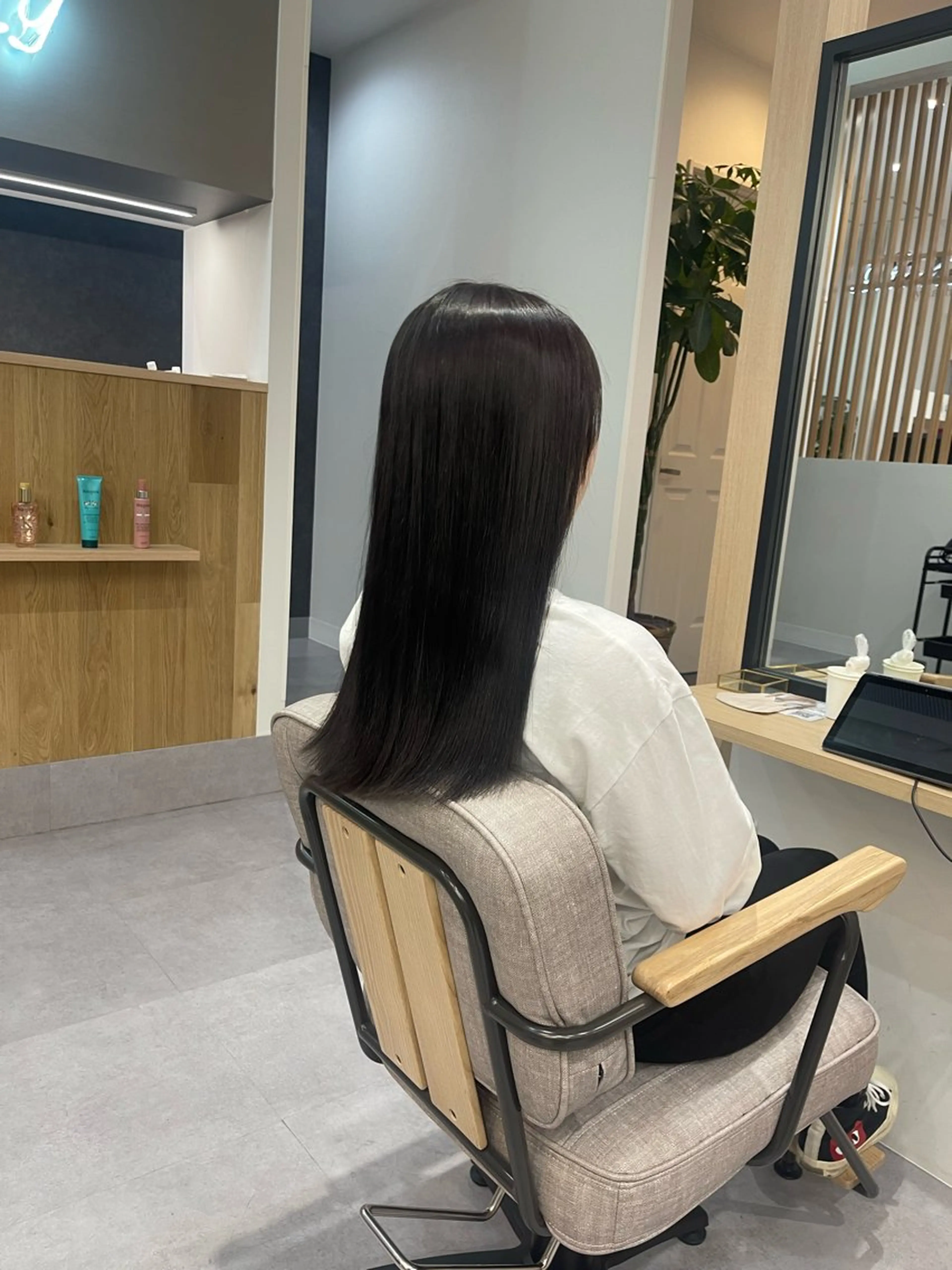 セミロング カラー ショートとレイヤーが 好きな人|三浦翔のヘアスタイル