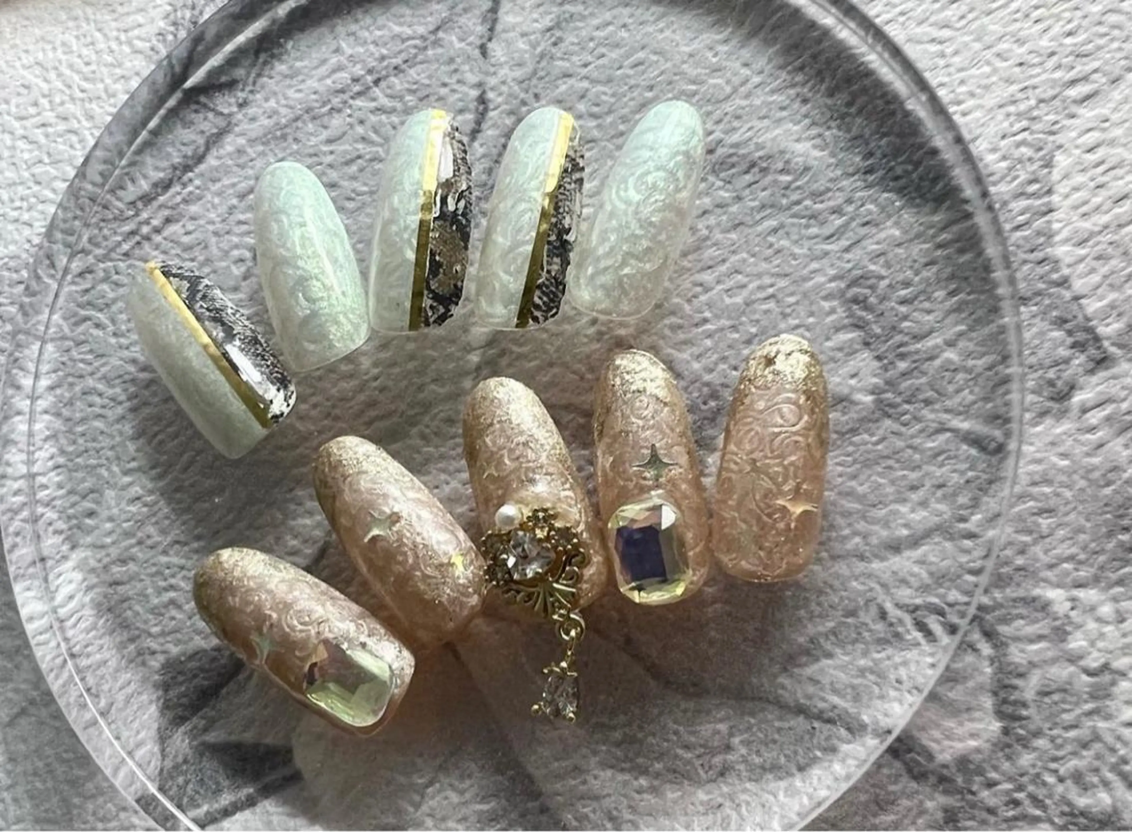 ネイル ONIKA Nail 青山通り店所属・ONIKA Nail 表参道A4徒歩2分のネイルデザイン