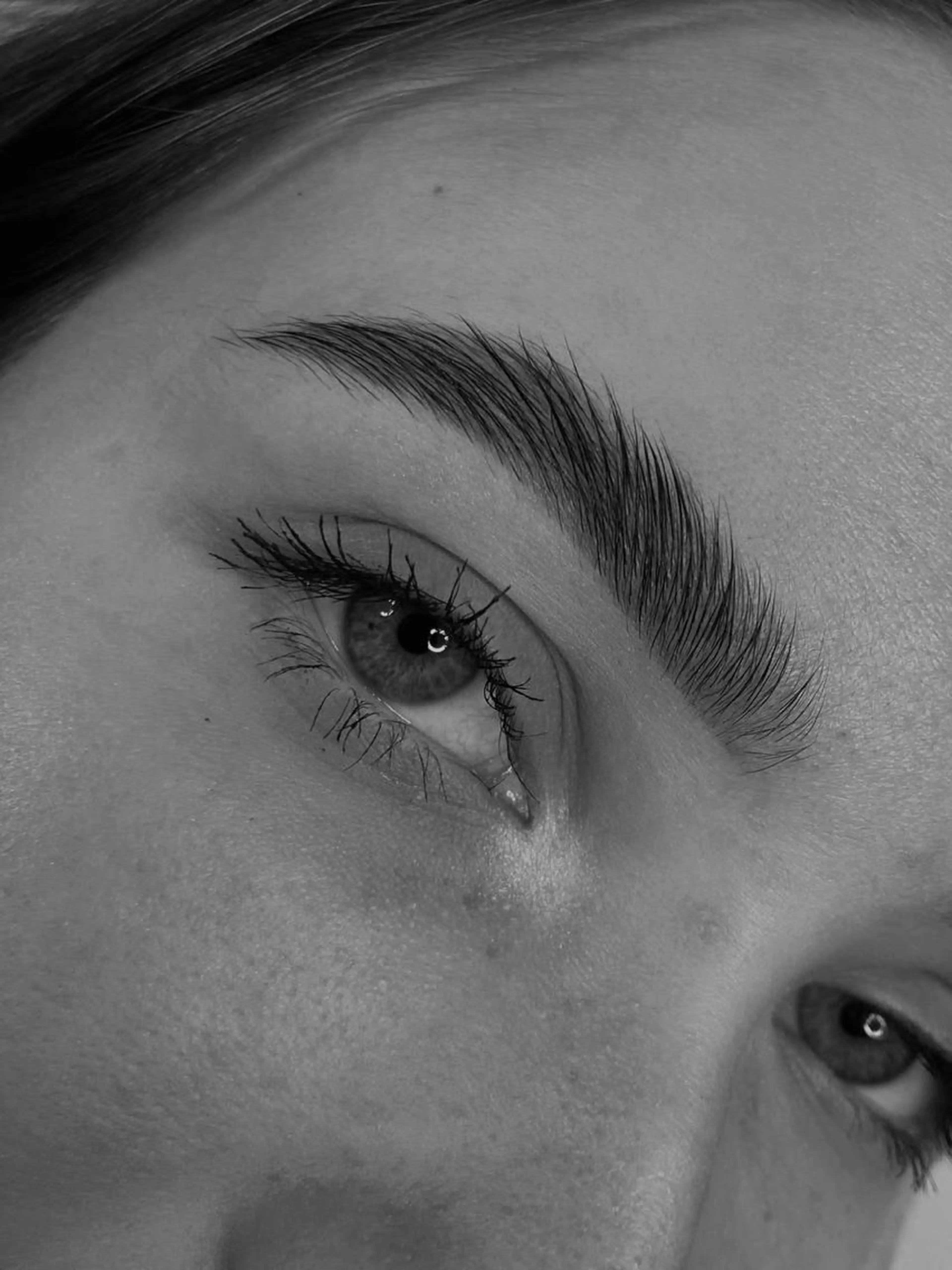 アイブロウ ハリウッドブロウリフト be_beauty studio所属・渡辺 芹奈のマツエク・マツパデザイン