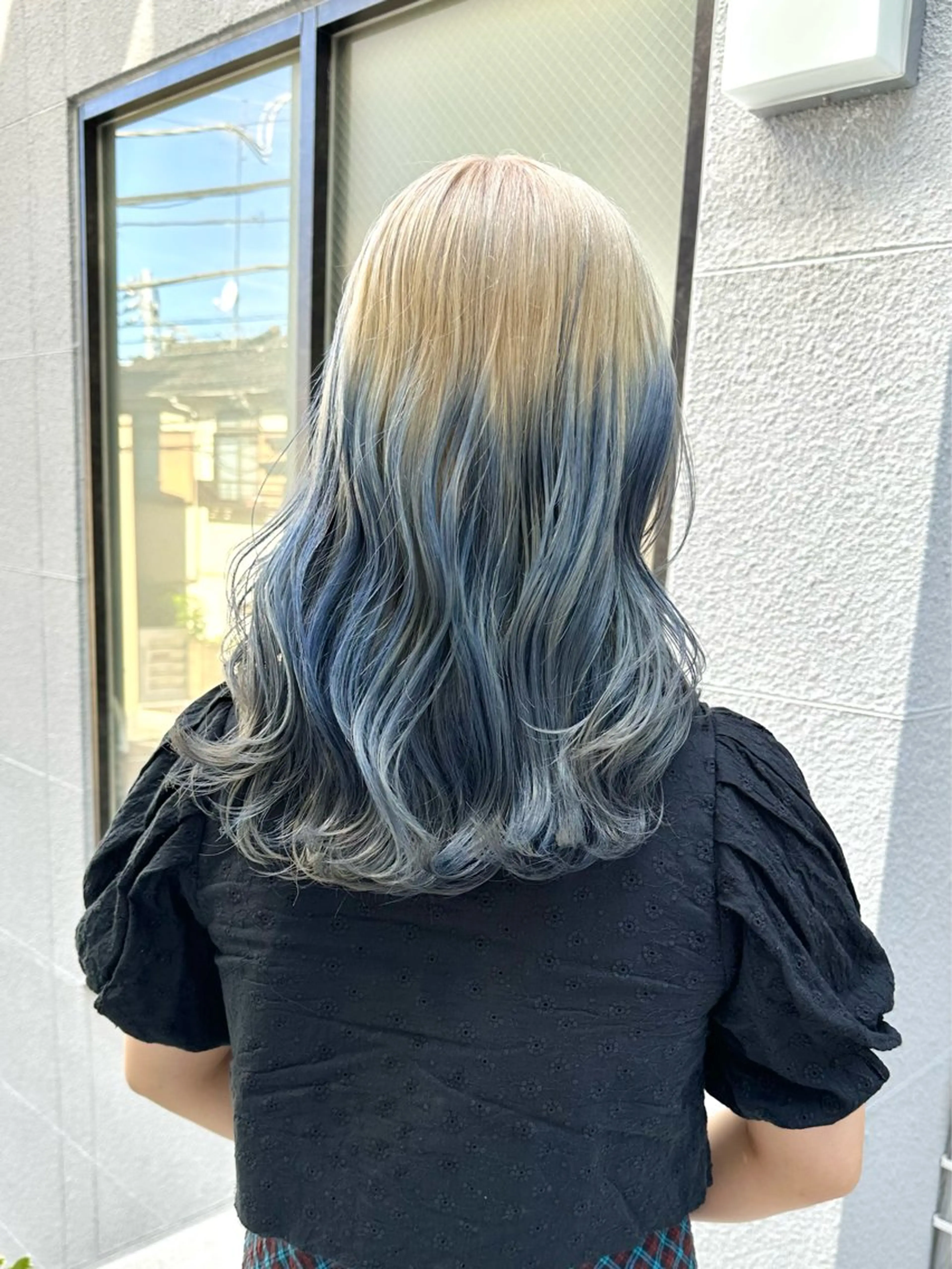 セミロング カラー 抜きっぱなしブロンド ササキカズマのヘアスタイル