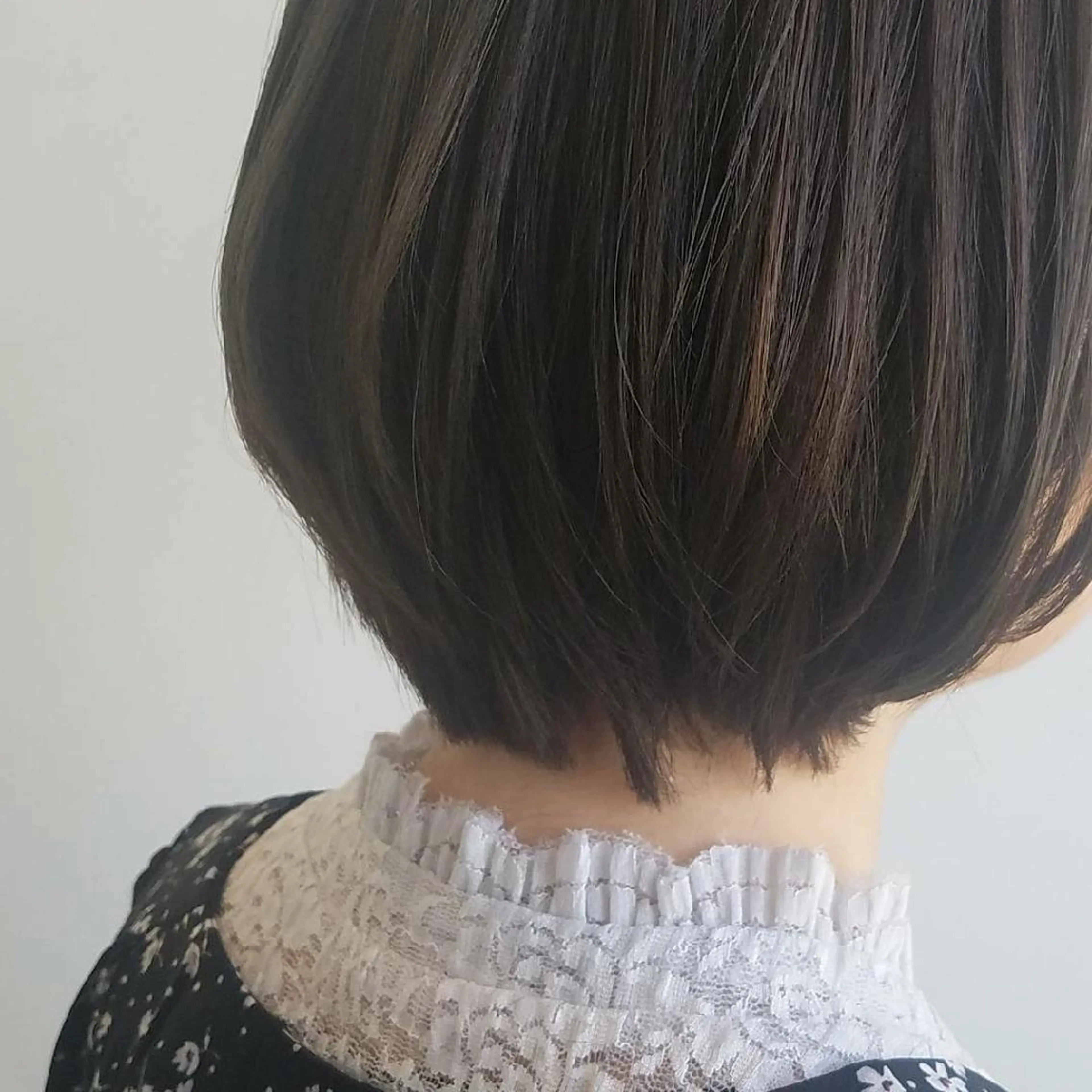 ショート カラー グラデーションカラー ボブ iplus まつげ、眉毛、耳つぼのマツエク・マツパデザイン