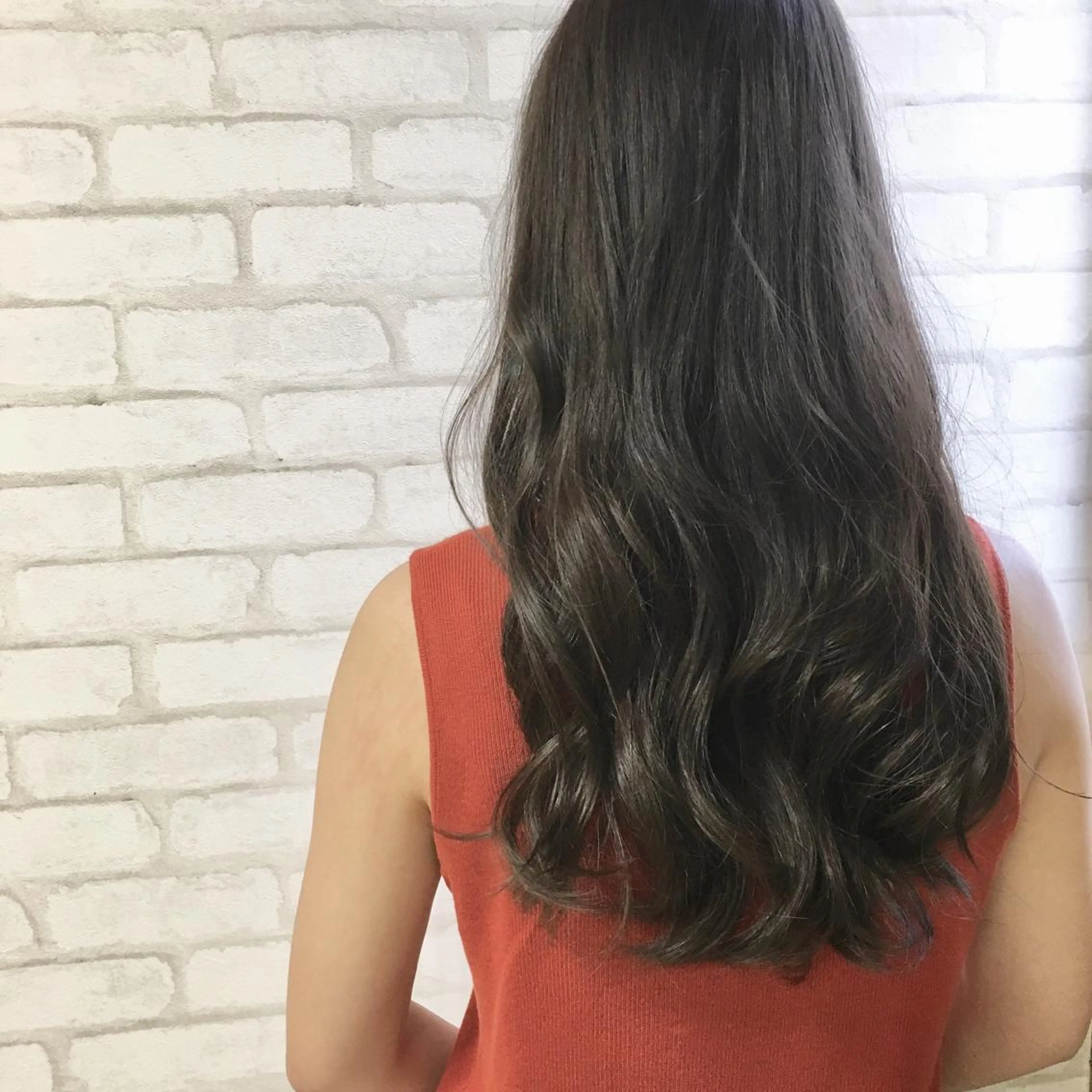 ロング カラー イルミナカラー brace 立花のヘアスタイル