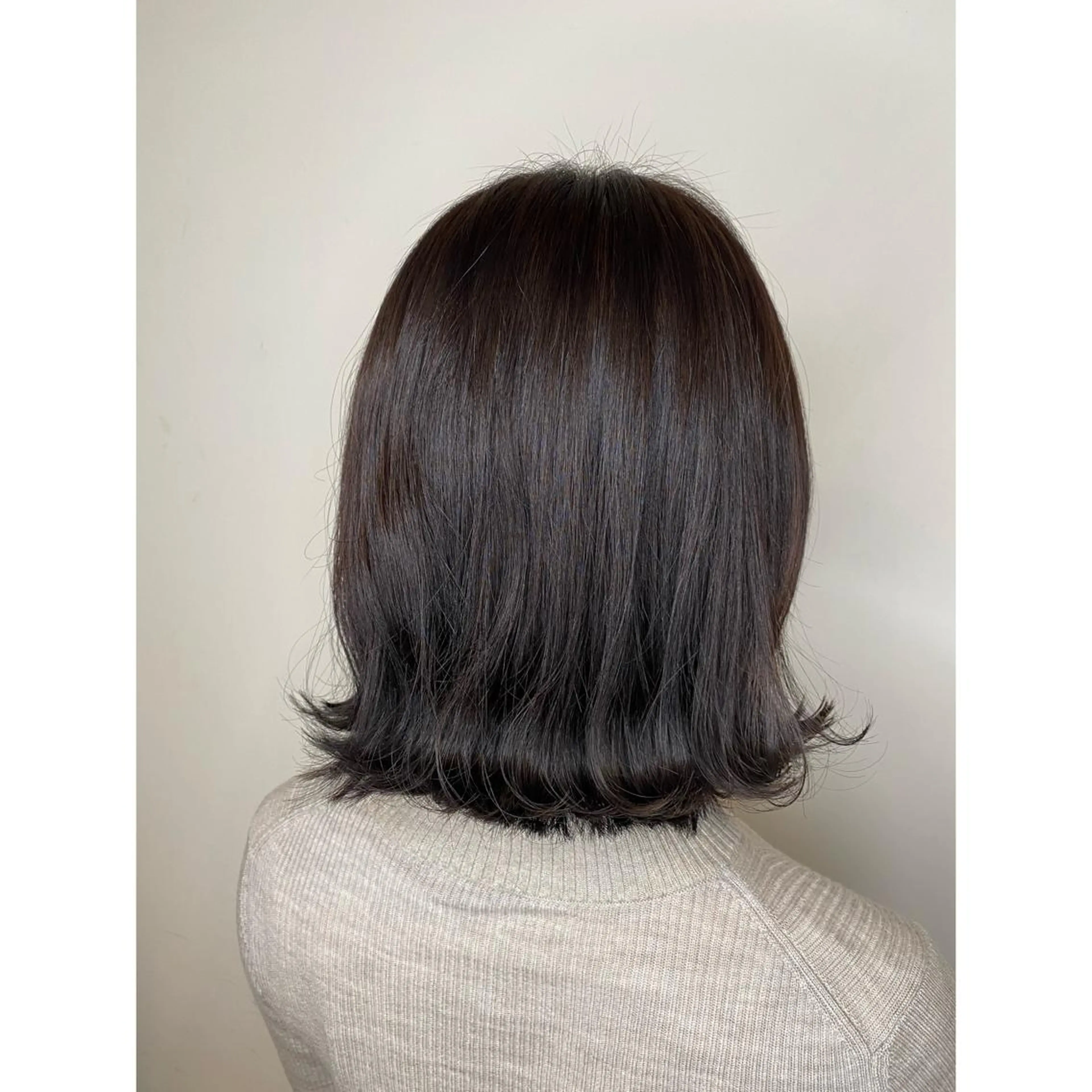 ミディアム カラー ショートボブ ボブ 外ハネヘア カット オーガニックカラー/ 髪質改善/暗髪/ボブのヘアスタイル