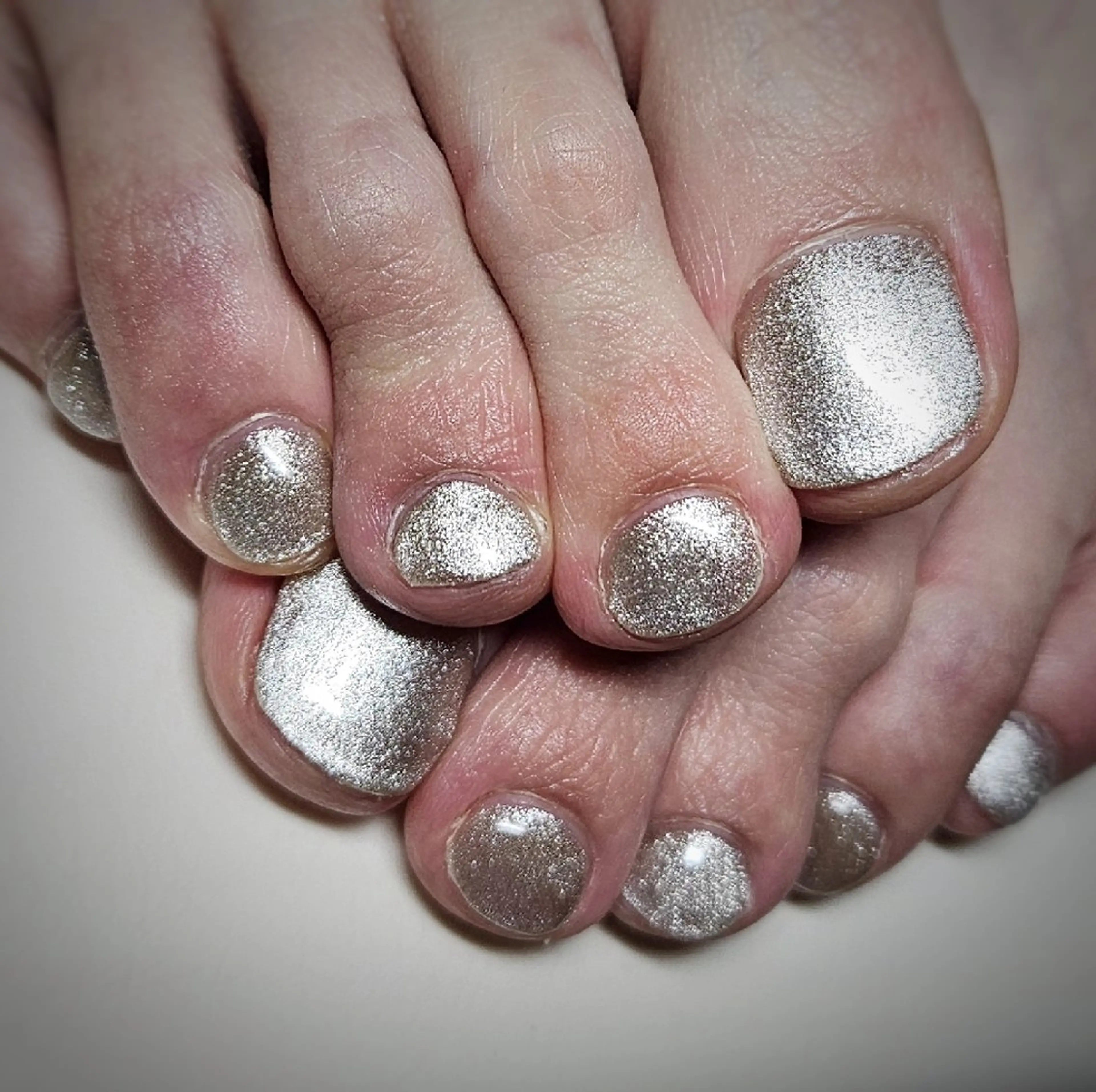 ネイル フットネイル ジェルネイル マグネットネイル シルバー シンプルネイル フットネイル Y. Saoriのネイルデザイン