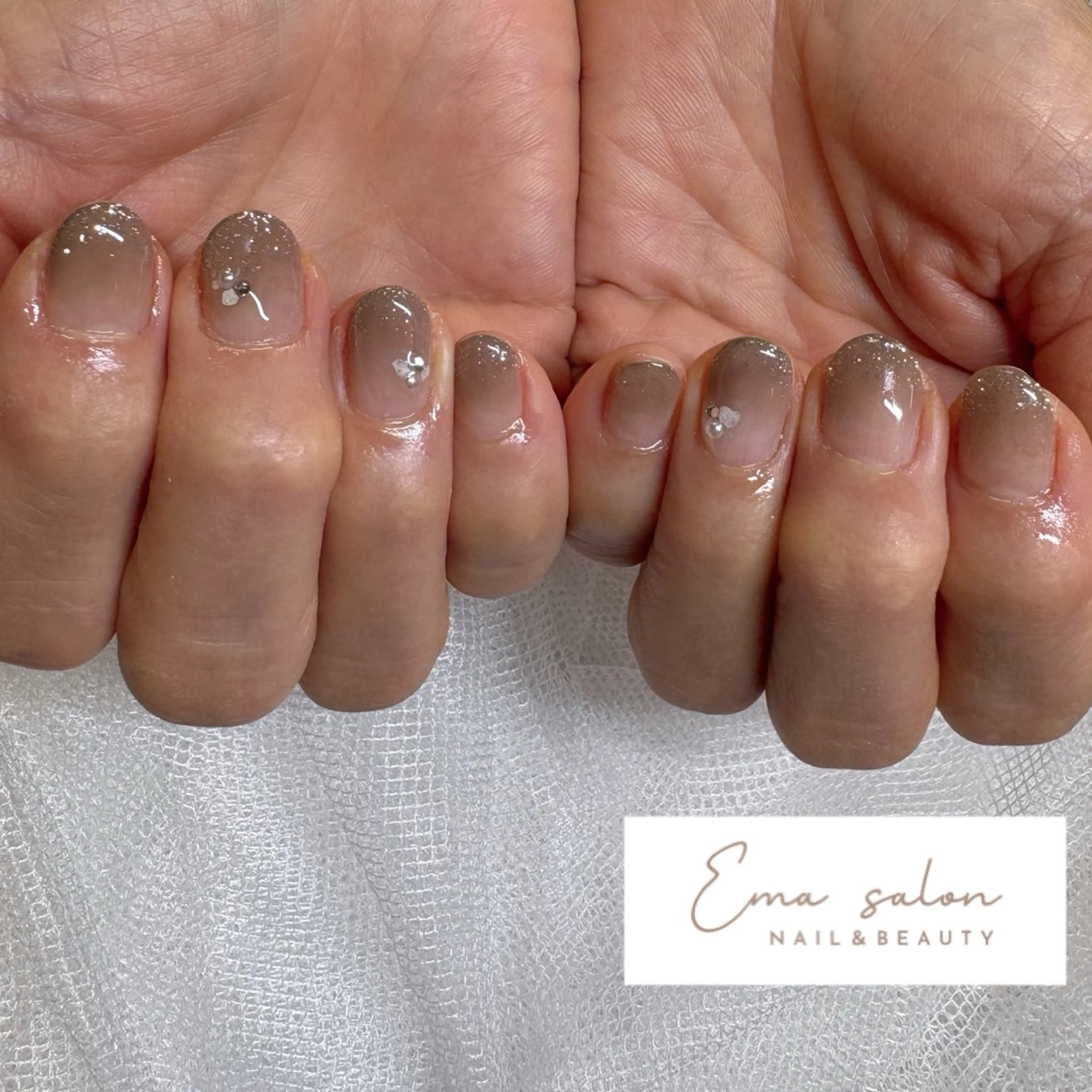 ネイル グラデーション ハンドネイル Ema salon satomiのネイルデザイン