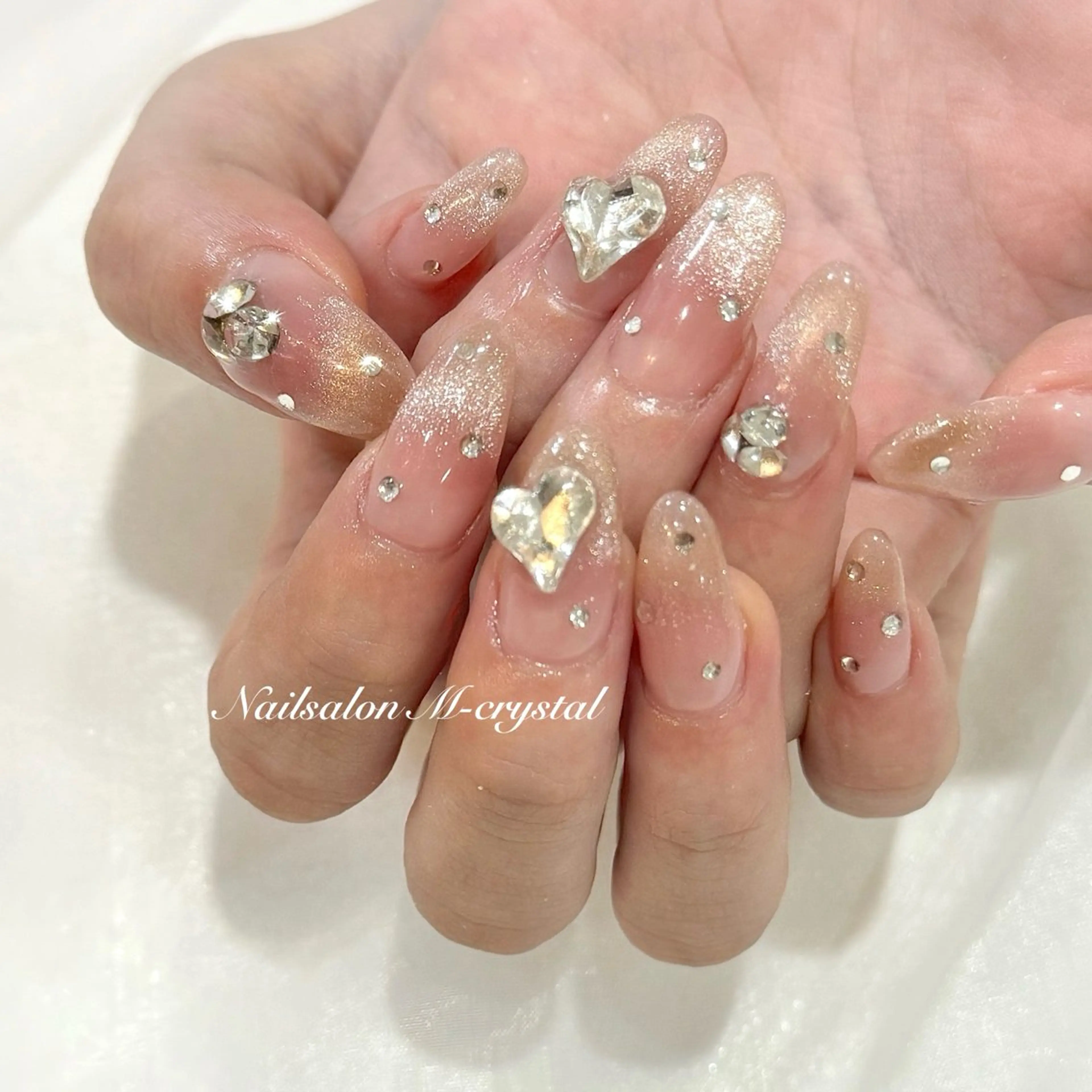 ミディアム Nailsalon M-crystalのネイルデザイン