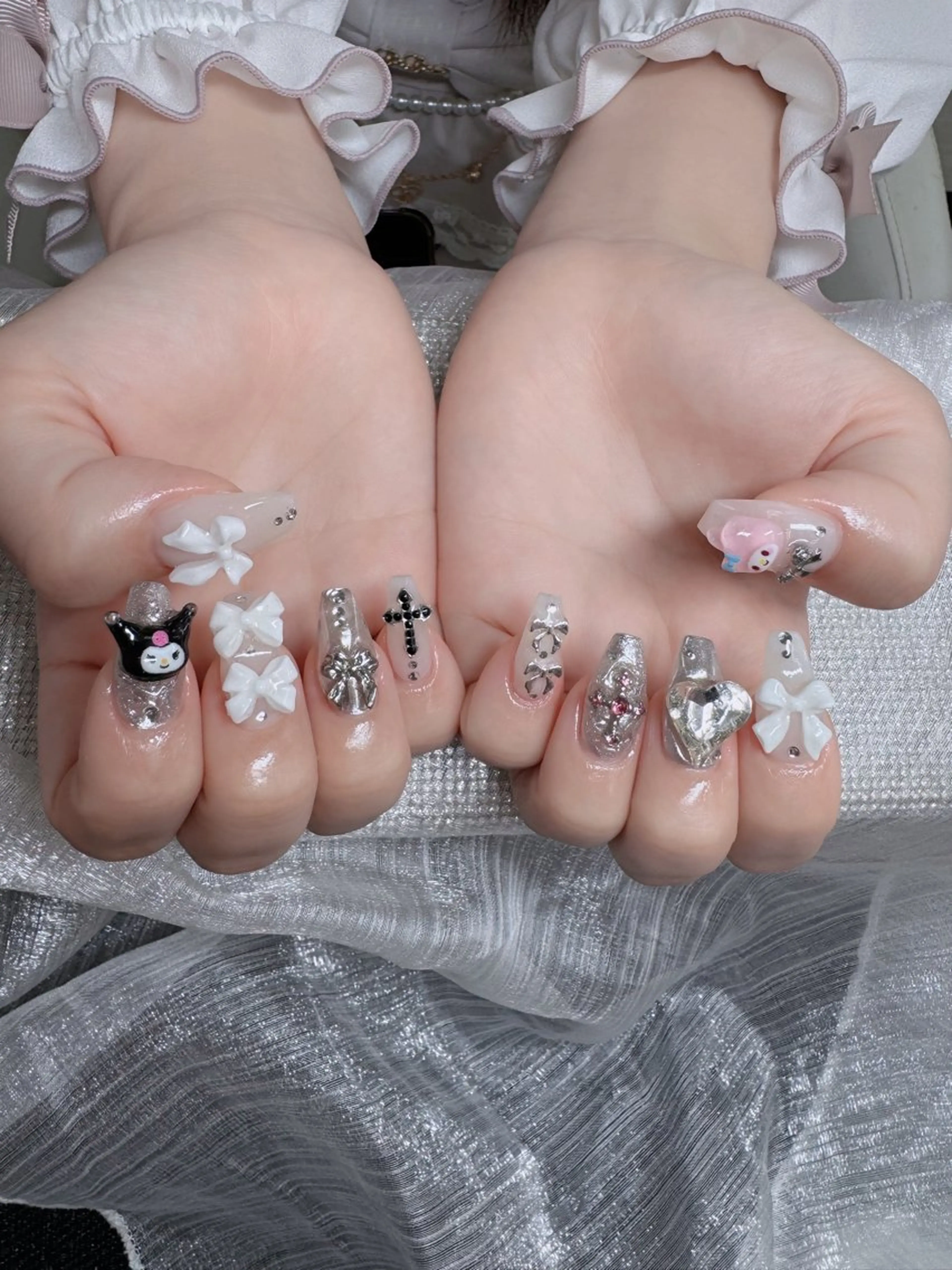 ネイル オーロラネイル フレンチネイル ジェルネイル ハロウィン キラキラネイル H.baby Nail Salonのネイルデザイン