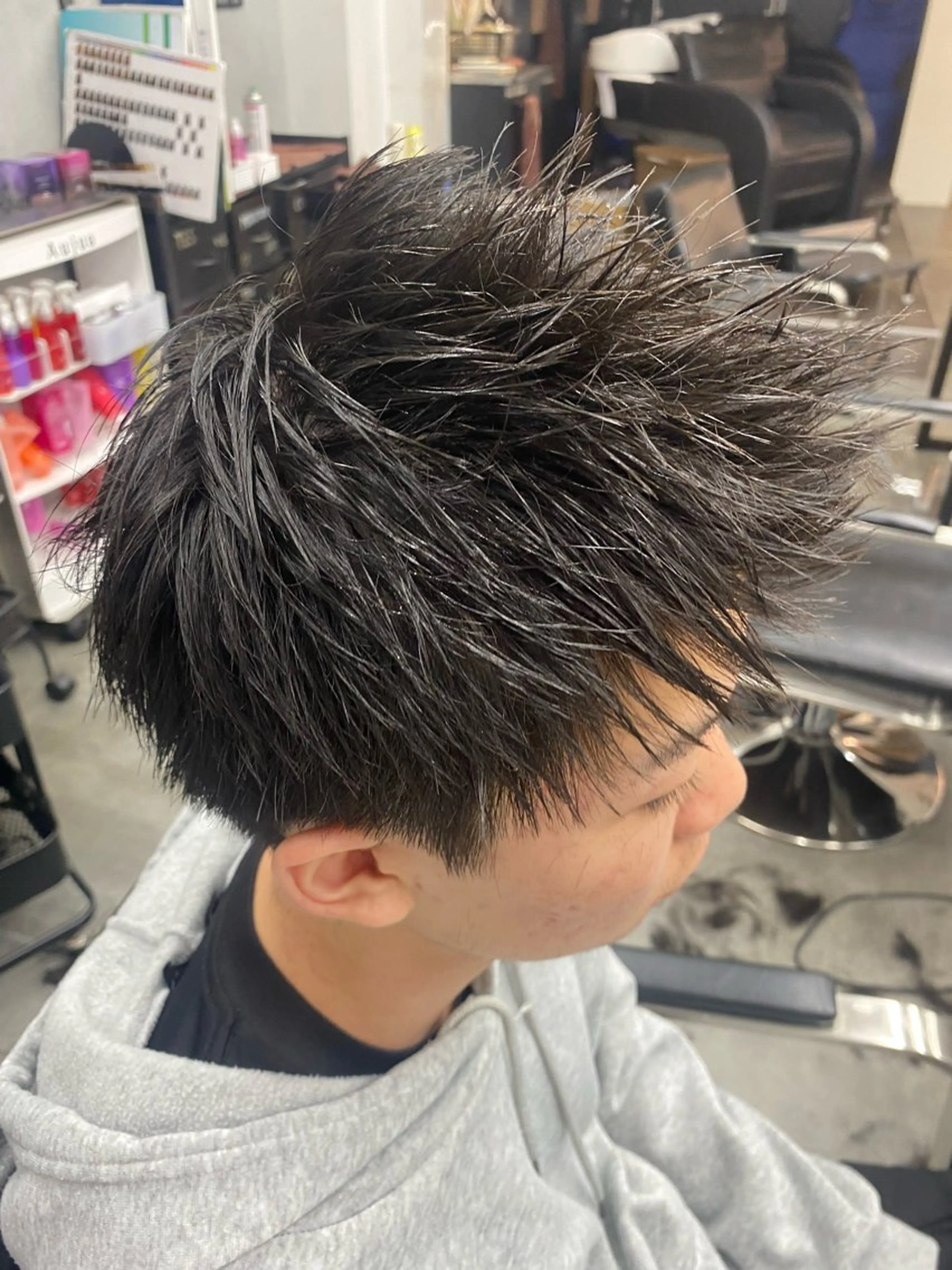 メンズ メンズブリーチ センターパート メンズハイライト メンズハイトーン マッシュウルフ カット 👑髪質改善/パーマ /フェード/森田のヘアスタイル