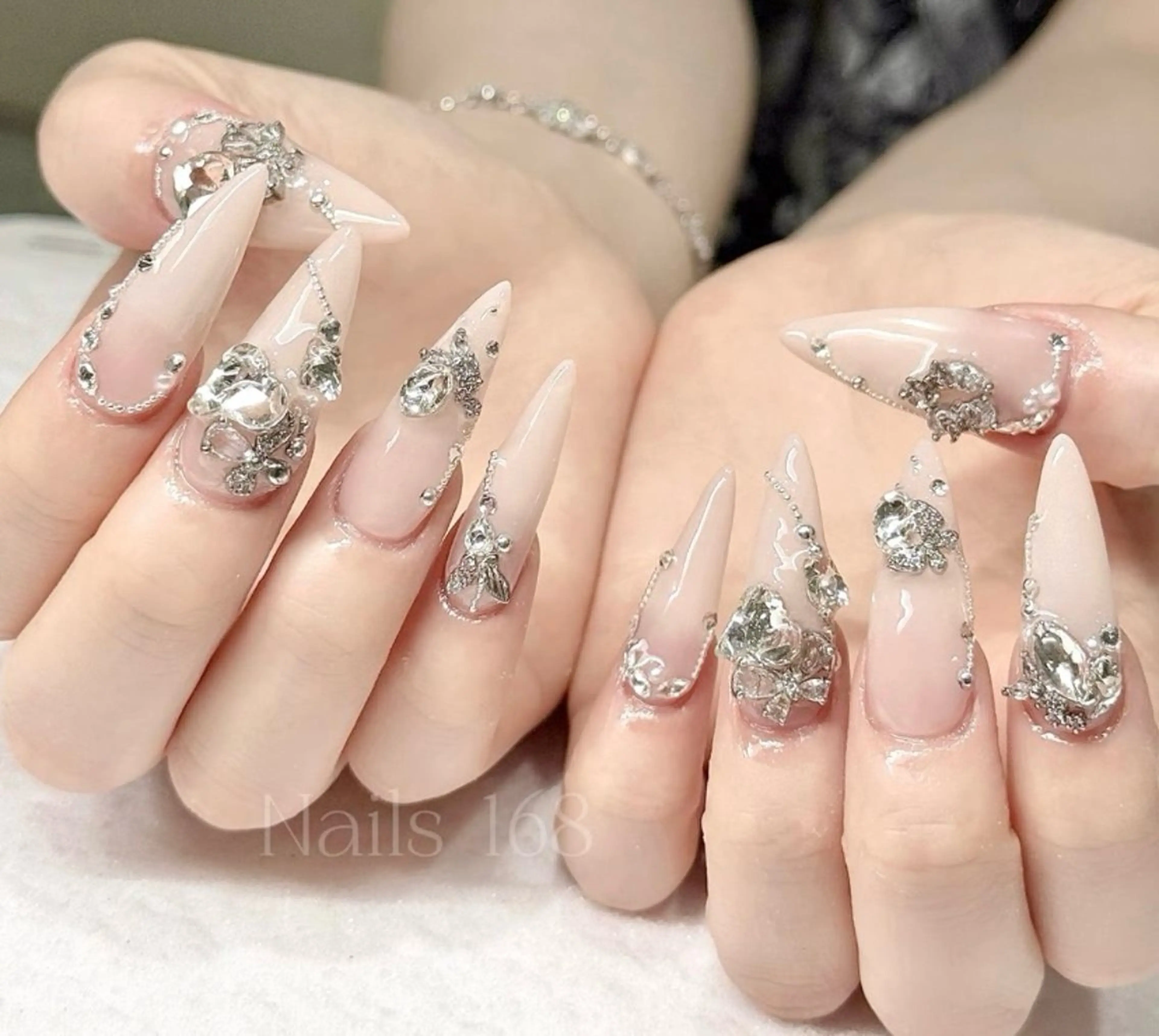 ネイル オーロラネイル チークネイル フレンチネイル 韓国ネイル マグネットネイル ANA 168 池袋のネイルデザイン