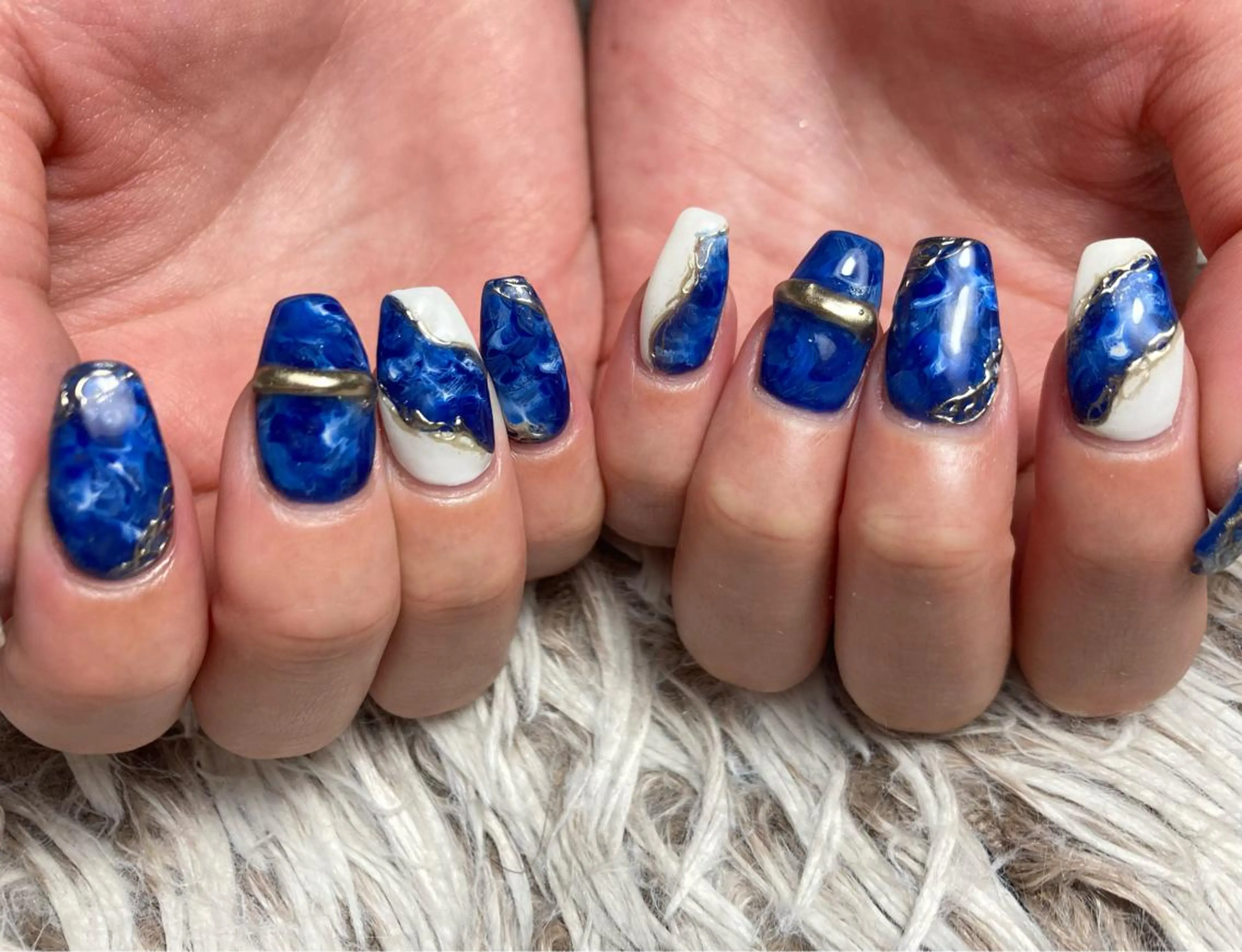 ミディアム ネイル ハンドネイル フットネイル ✴︎ Delightのネイルデザイン