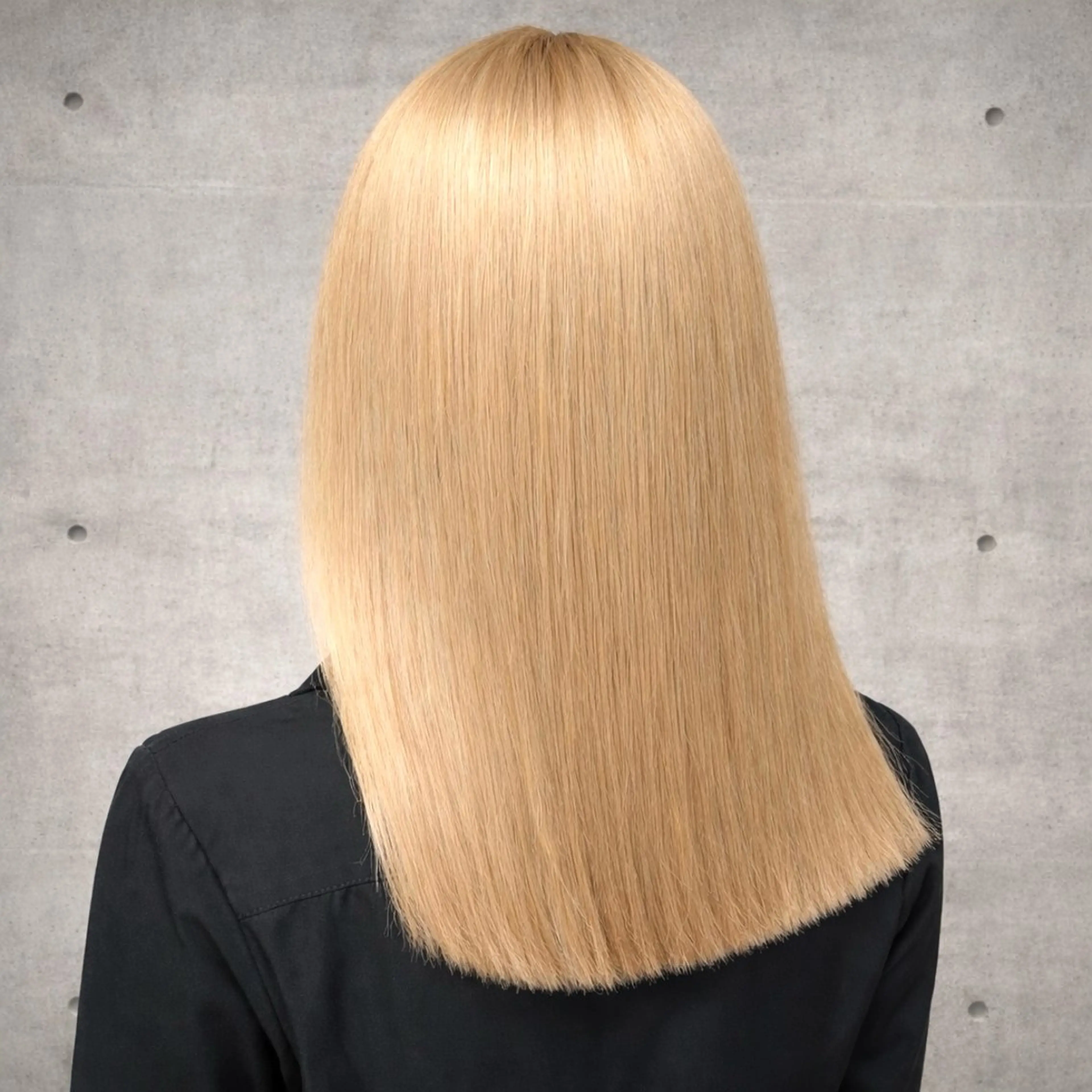 ミディアム カラー ベージュカラー ブリーチ ケアブリーチ ハイトーンカラー ミルクティーベージュ ✨ブリーチ支持No1 複雑履歴修正/舘岡のヘアスタイル