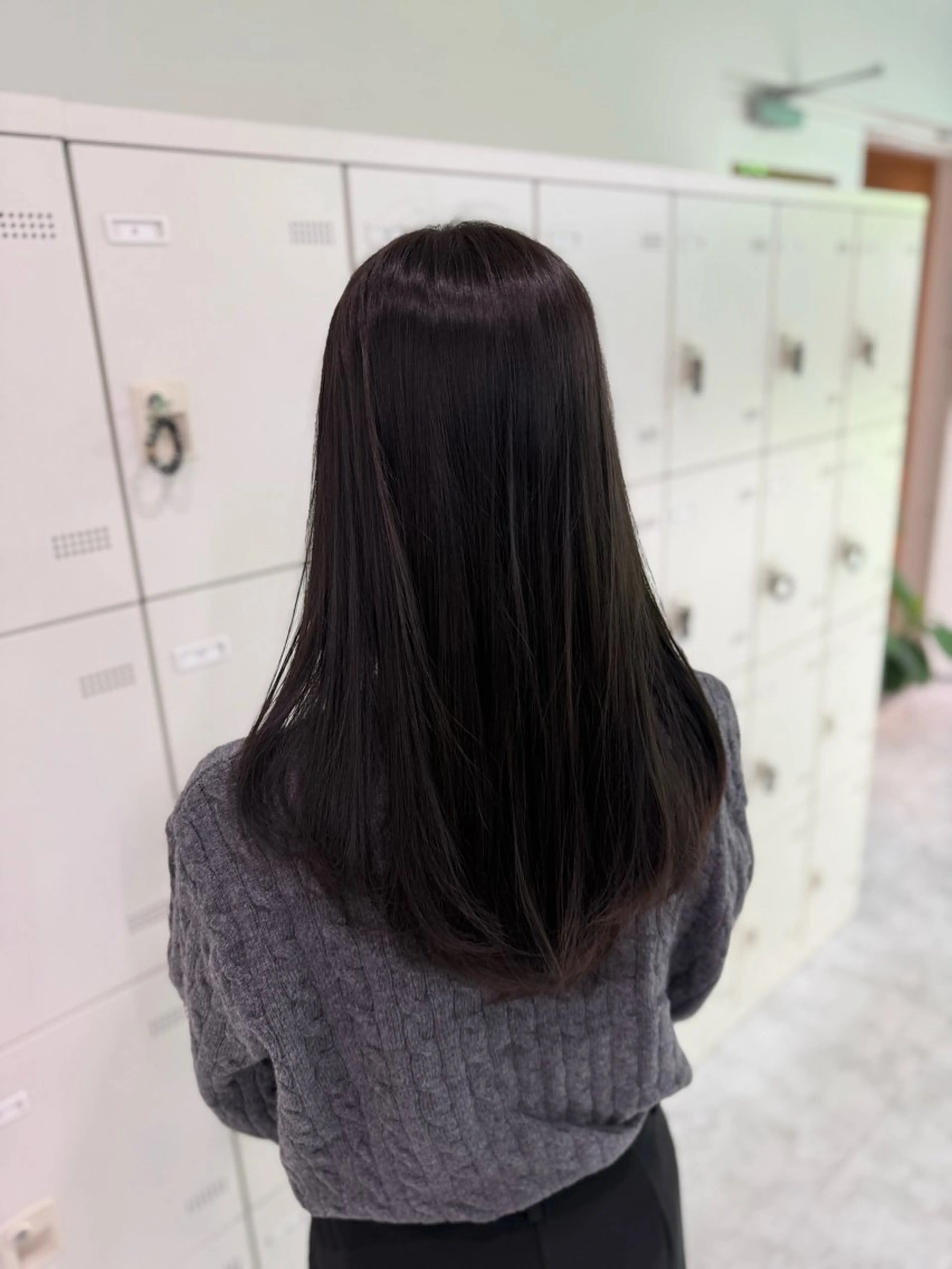 ロング カラー カット ヘアカラー トリートメント 韓国風暗髪🐈‍⬛ KOUMI🪽のヘアスタイル