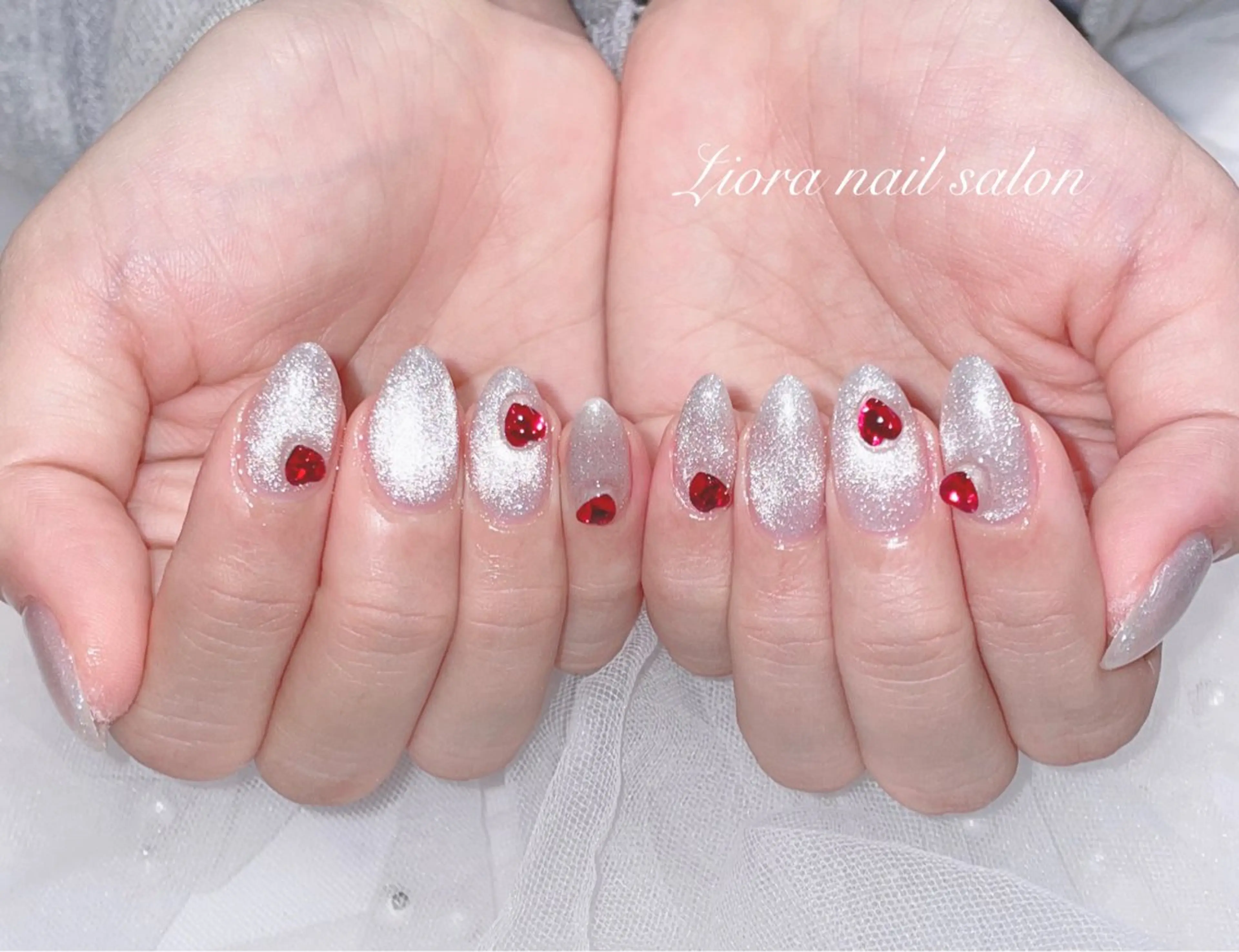 ネイル フレンチネイル ジェルネイル ガーリー グラデーション キラキラネイル ハンドネイル Liora nail 1のネイルデザイン