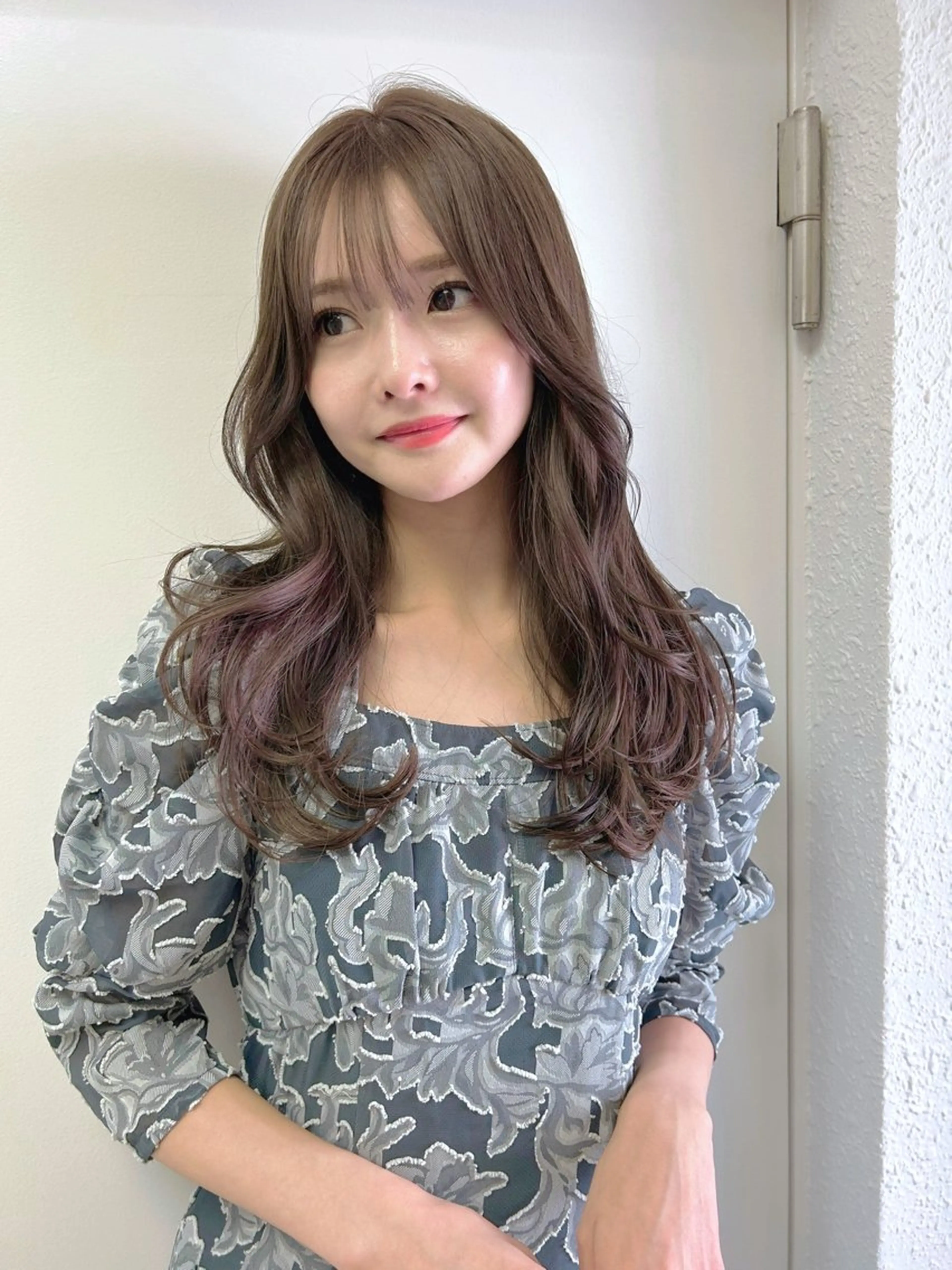ロング カラー ケアカラー 透明感カラー グレージュ レイヤーカット 艶髪/モテヘア🎀 MIHOのヘアスタイル