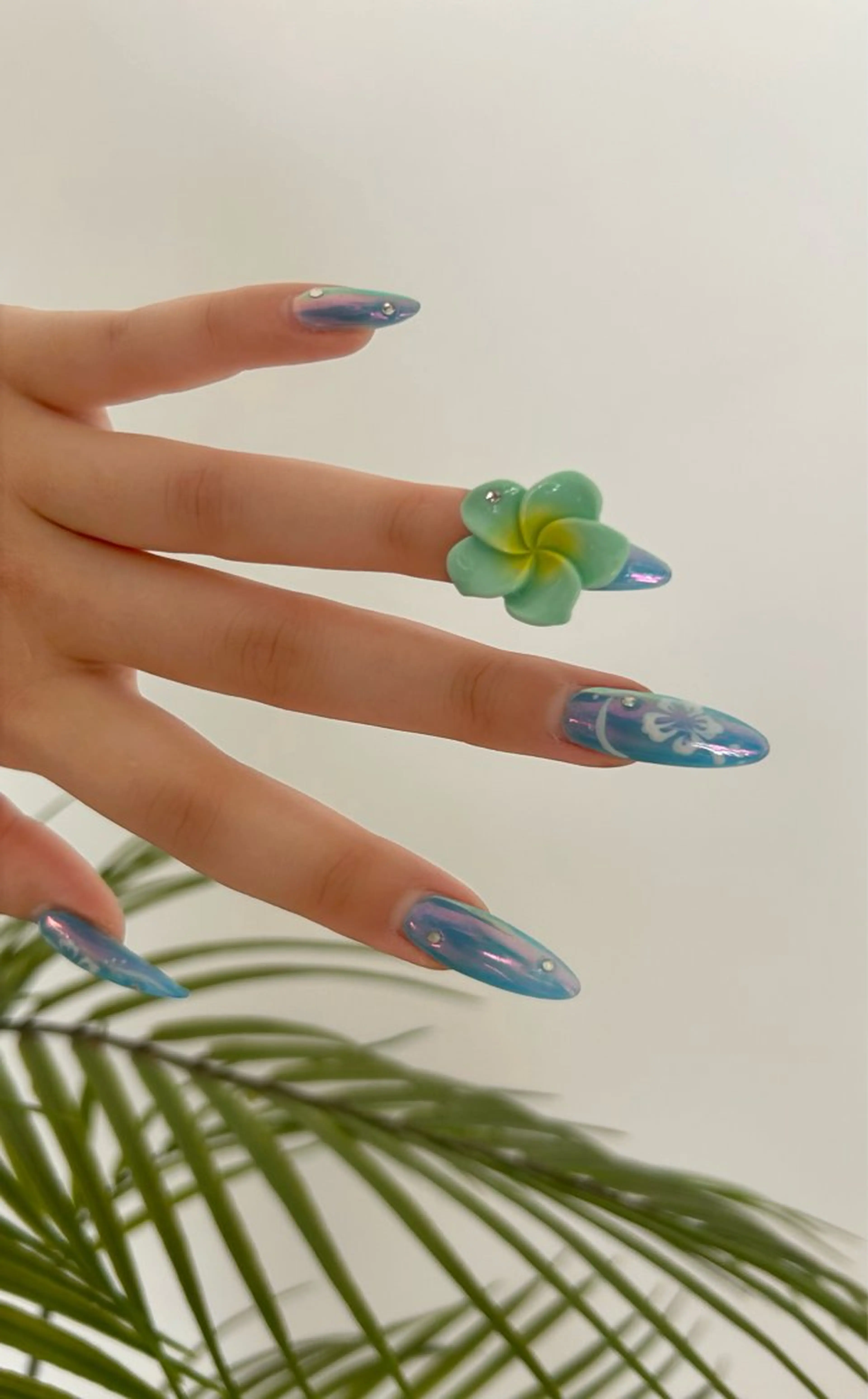 ネイル Shine'an Maaiのネイルデザイン