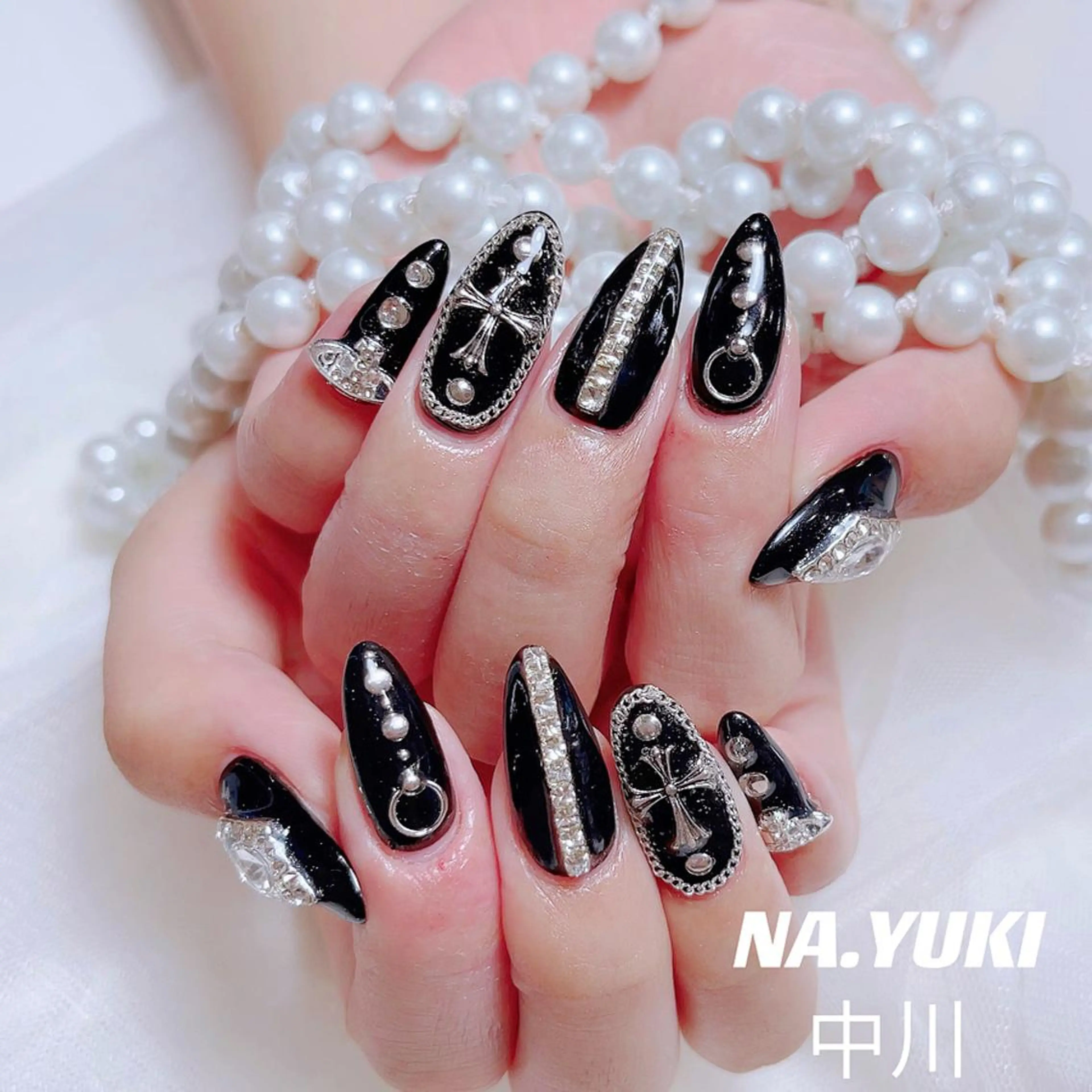 ネイル 🦋 Queenieのネイルデザイン