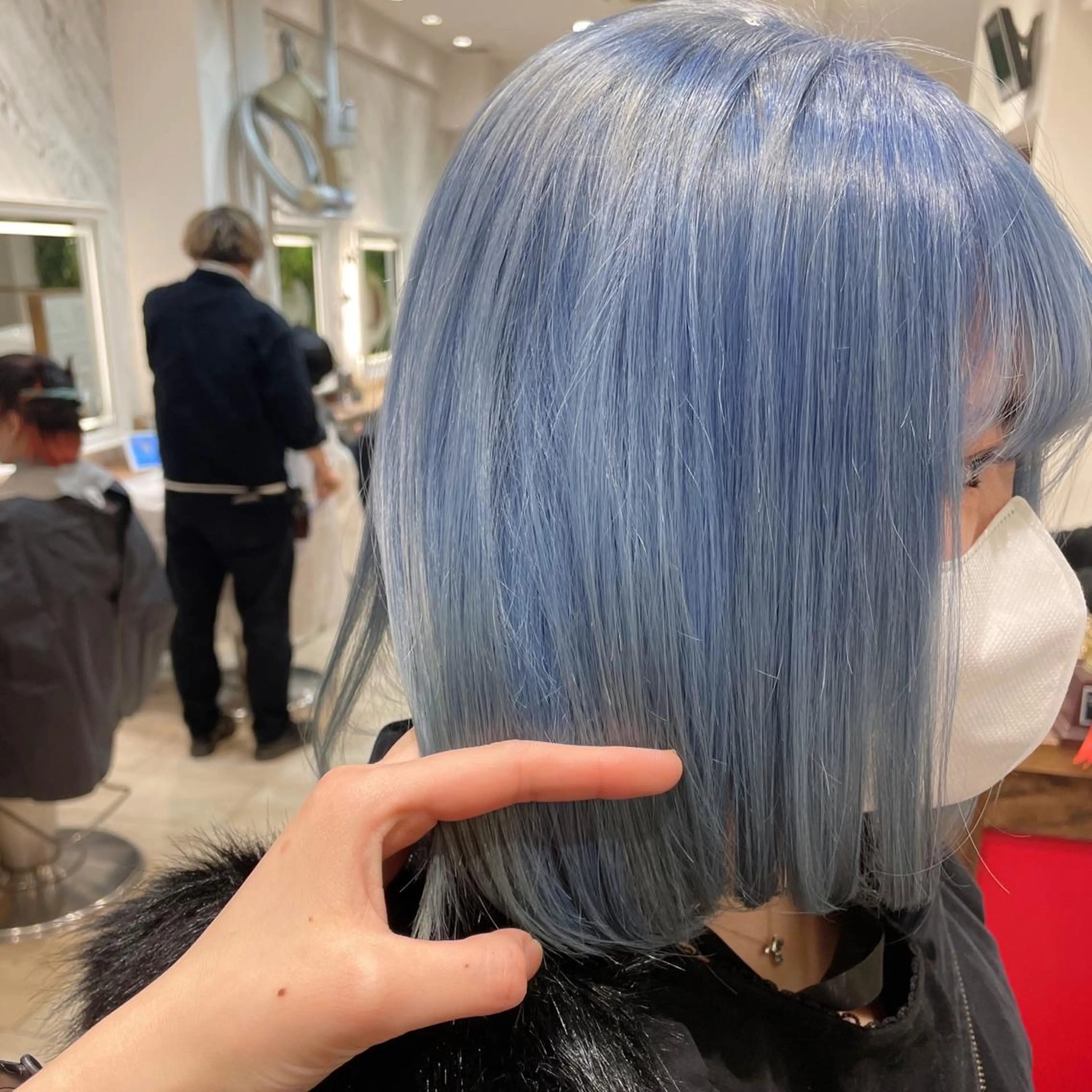 ショート カラー ブルーカラー 🌺ウルフカット職人 新垣渚🐺のヘアスタイル