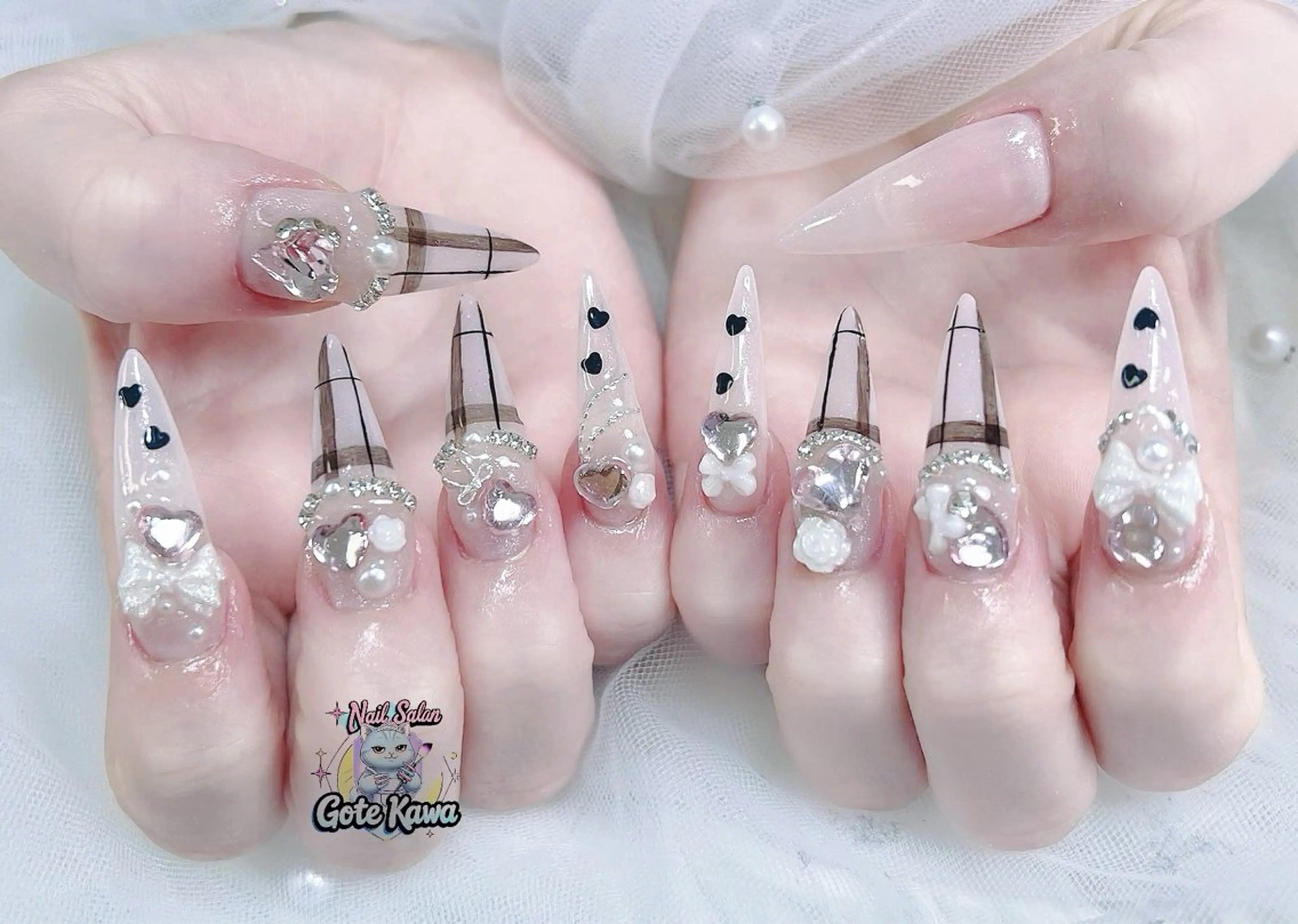 ネイル アートネイル キラキラネイル スカルプネイル ハンドネイル ハンドケア GOTE KAWA Nail Salon(ゴテかわ)所属・Gote Kawa nail salonのネイルデザイン