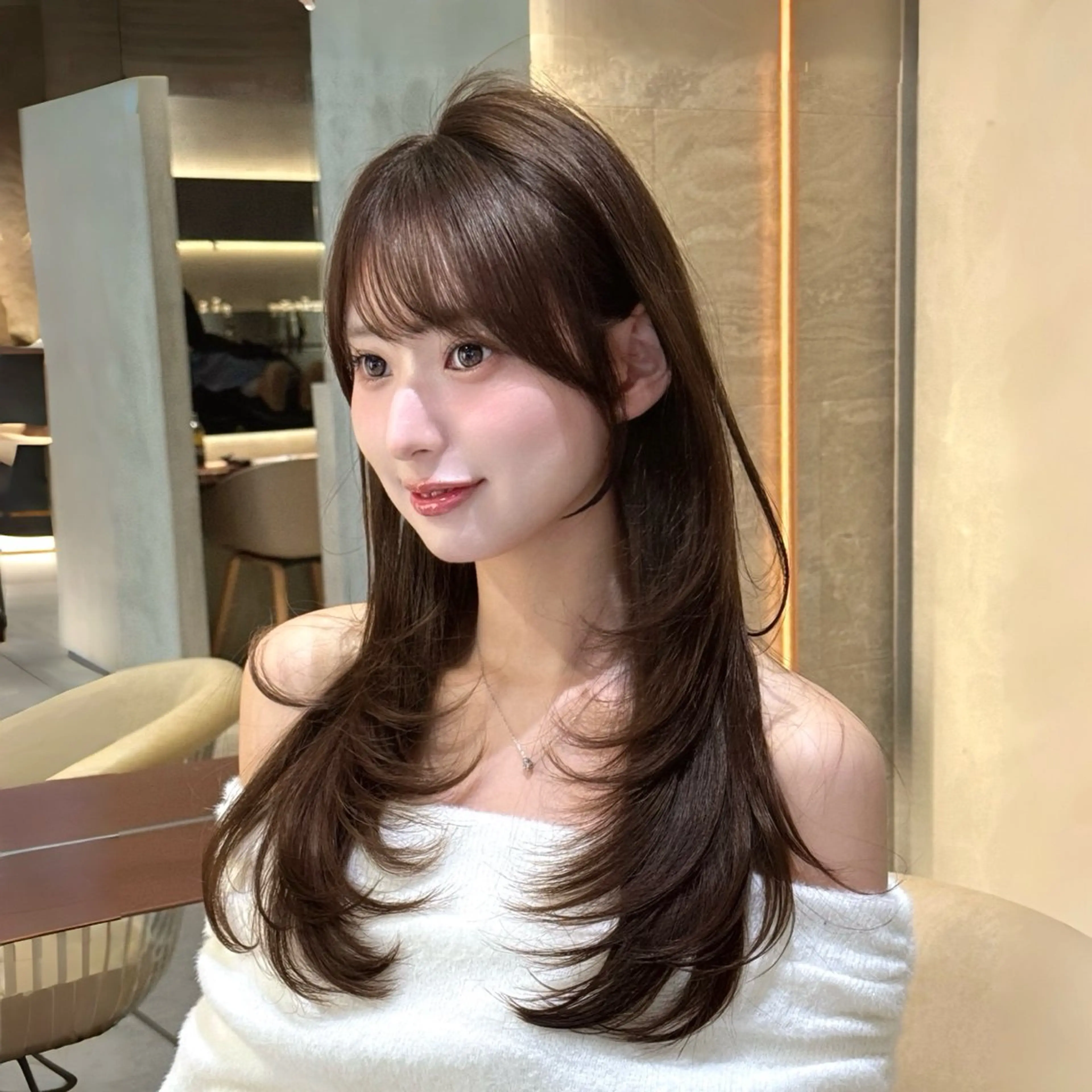 ミディアム カラー カット ヘアカラー トリートメント 髪質改善|透明 感カラー🩵レイヤーのヘアスタイル