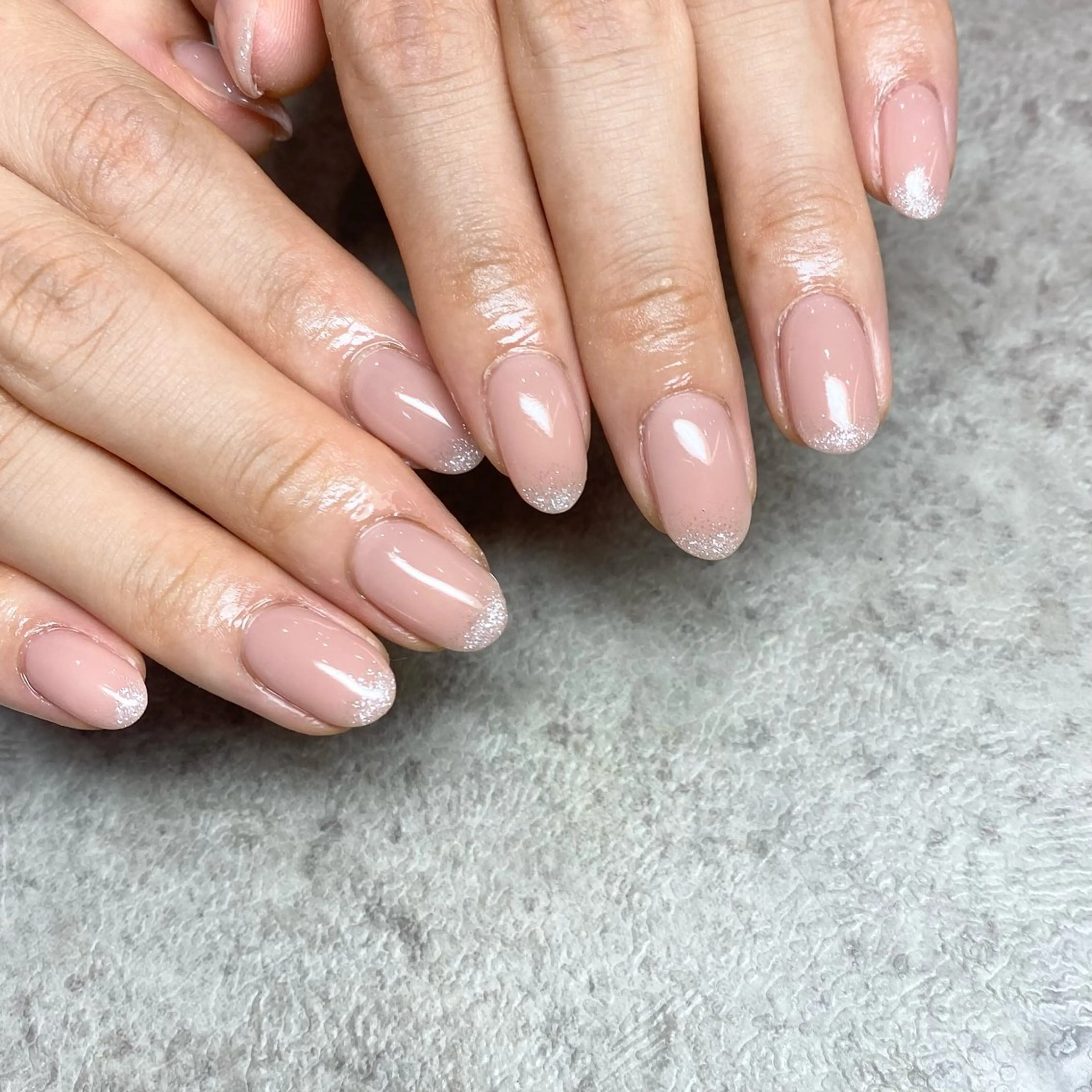 ネイル ラメ(グリッター) オフィスネイル ピンク ピンクベージュ Nailsalon Merci所属・Merci momoのネイルデザイン