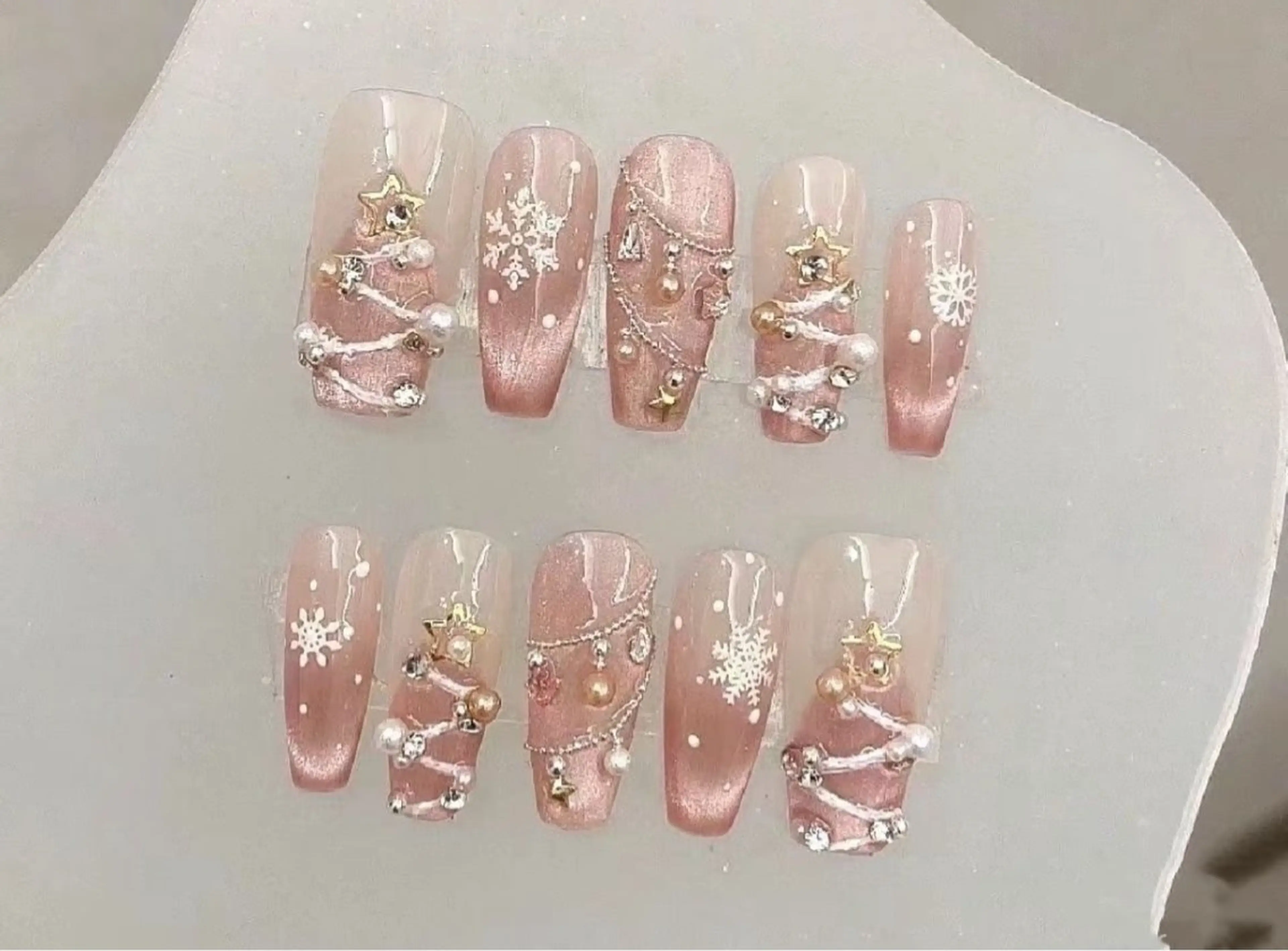 ネイル フレンチネイル グラデーション マグネットネイル マグネットフレンチ 冬ネイル ハンドネイル 🎀MIYUKI Salon🎀のネイルデザイン