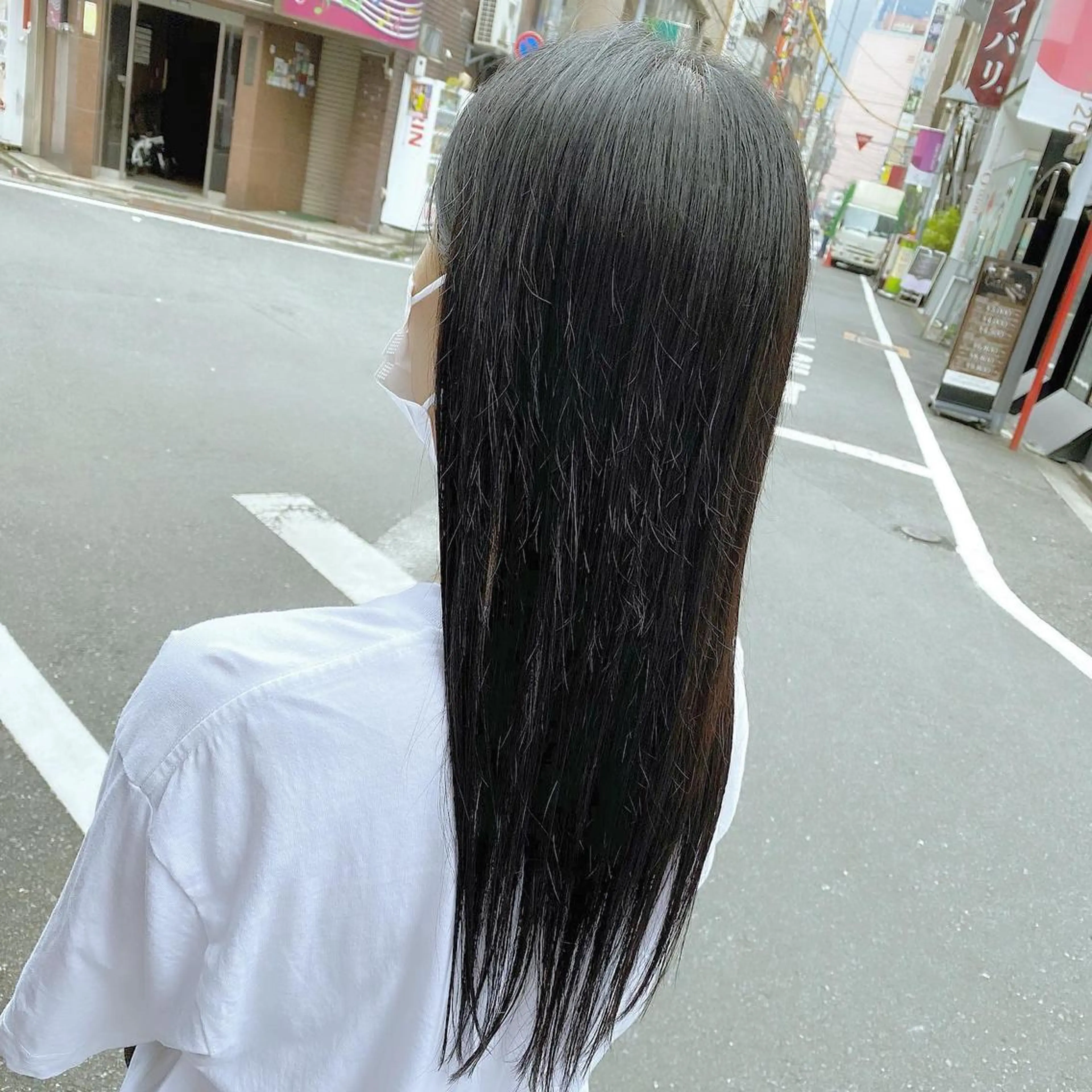 ロング カラー ブラウンカラー ダークブラウン 髪質改善 SALOWIN 池袋Suite店所属・髪質改善特化 安東駿介のヘアスタイル