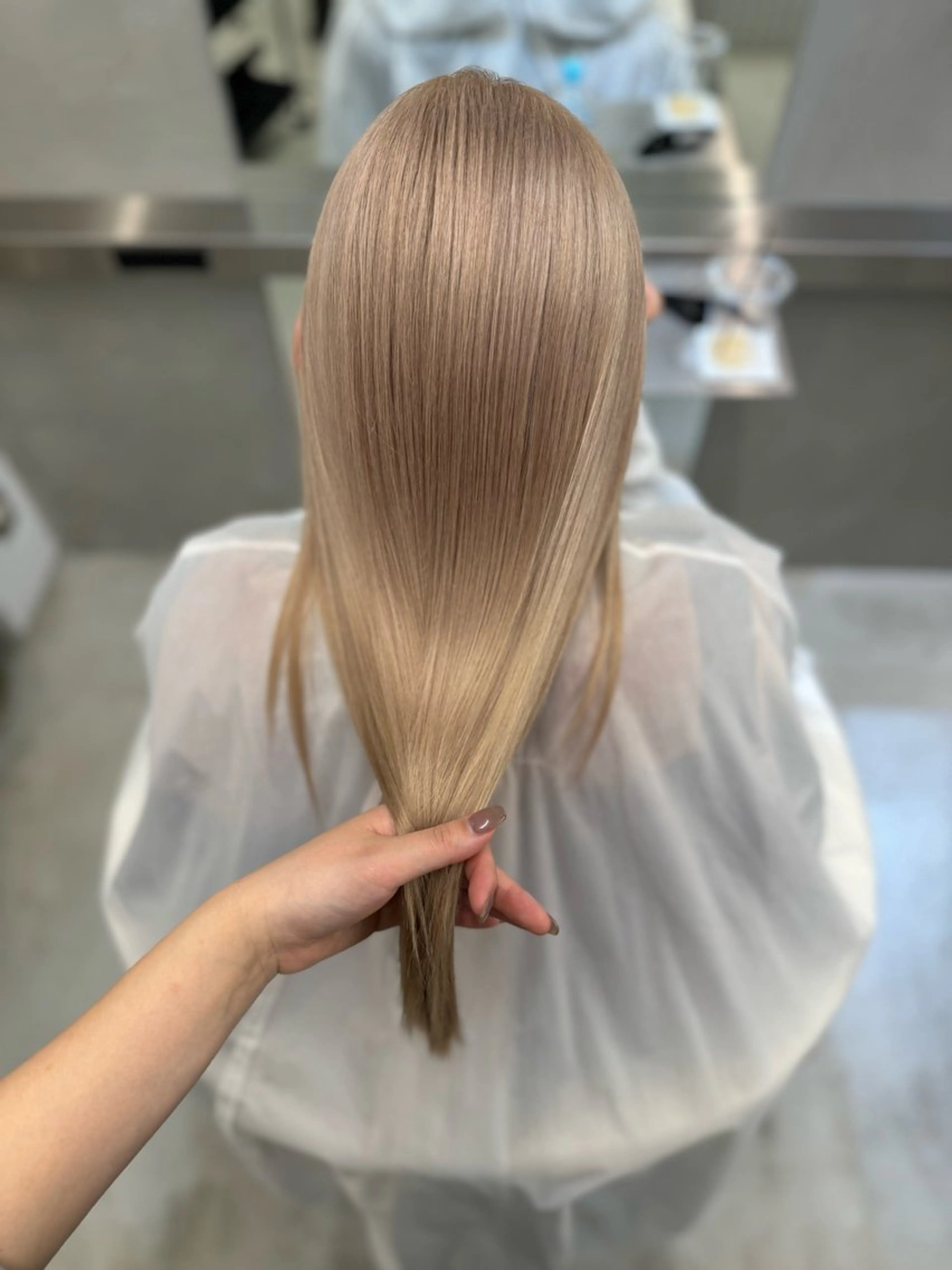 ロング カラー オカモト ミユウのヘアスタイル