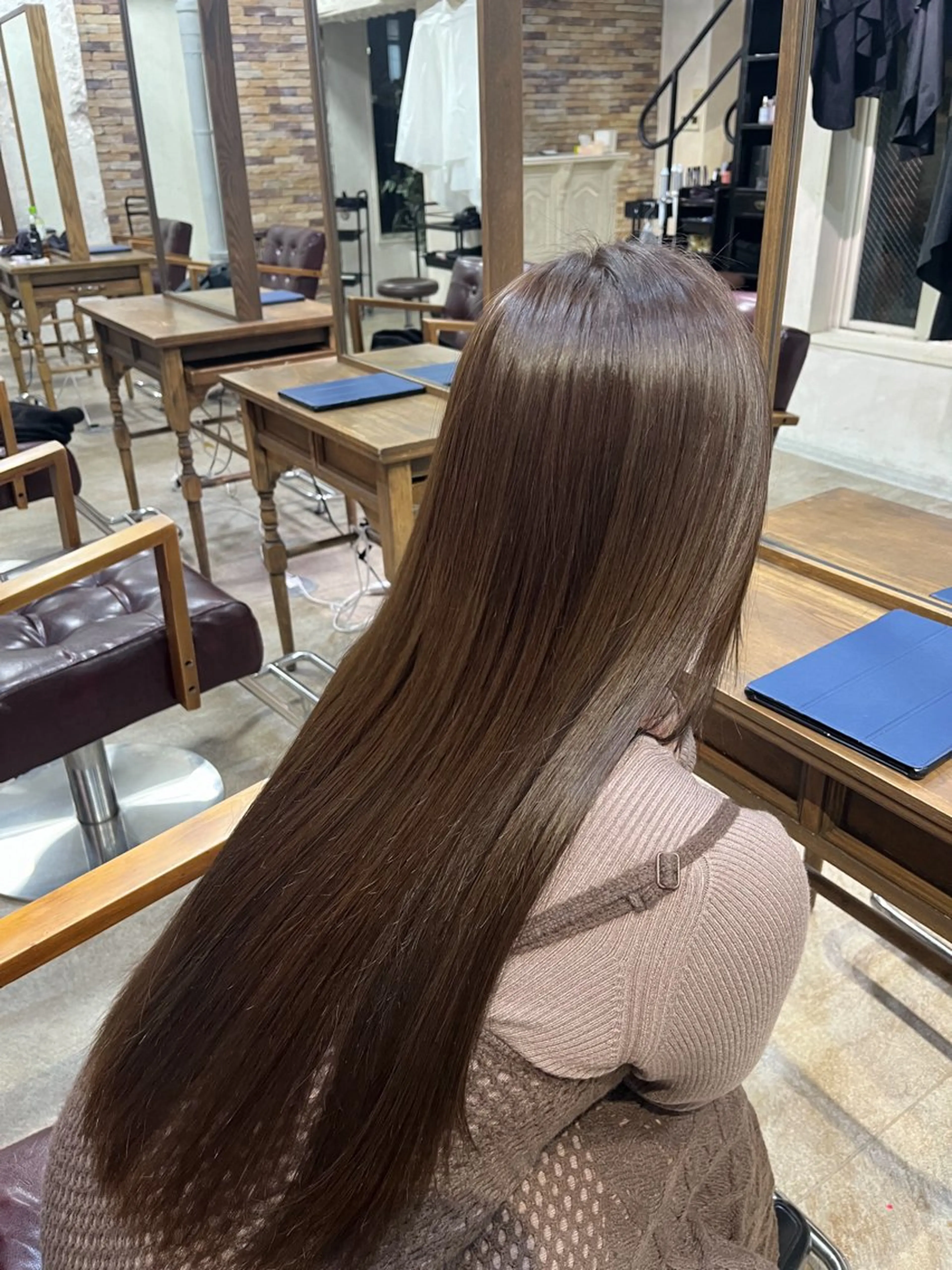 カラー グレージュ 🪞透けヘア髪質改善 艶ベージュ/nagiのヘアスタイル