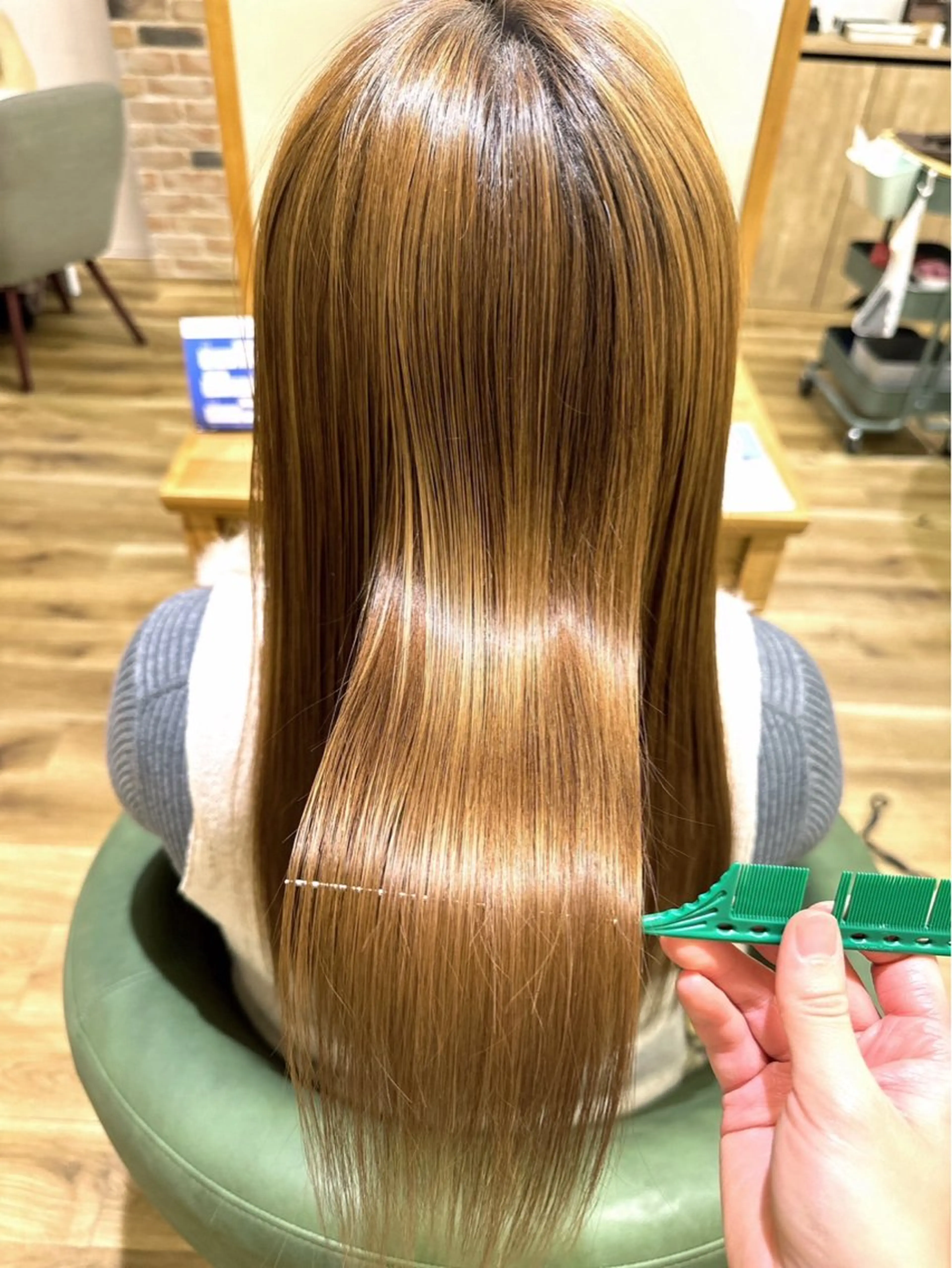 ロング カラー パーマ 古川 琴美のヘアスタイル