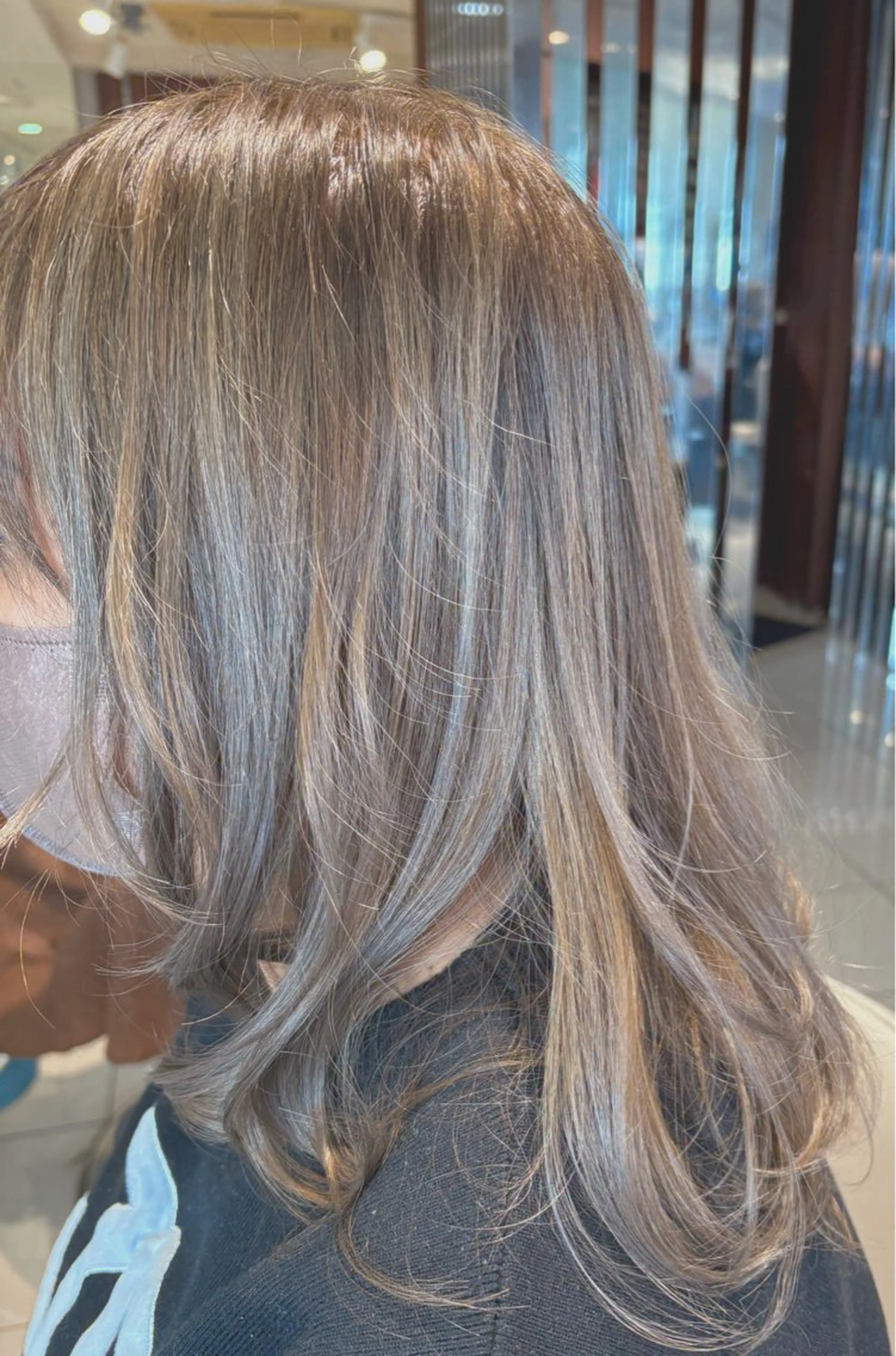 カラー ヨウコ YOKOのヘアスタイル