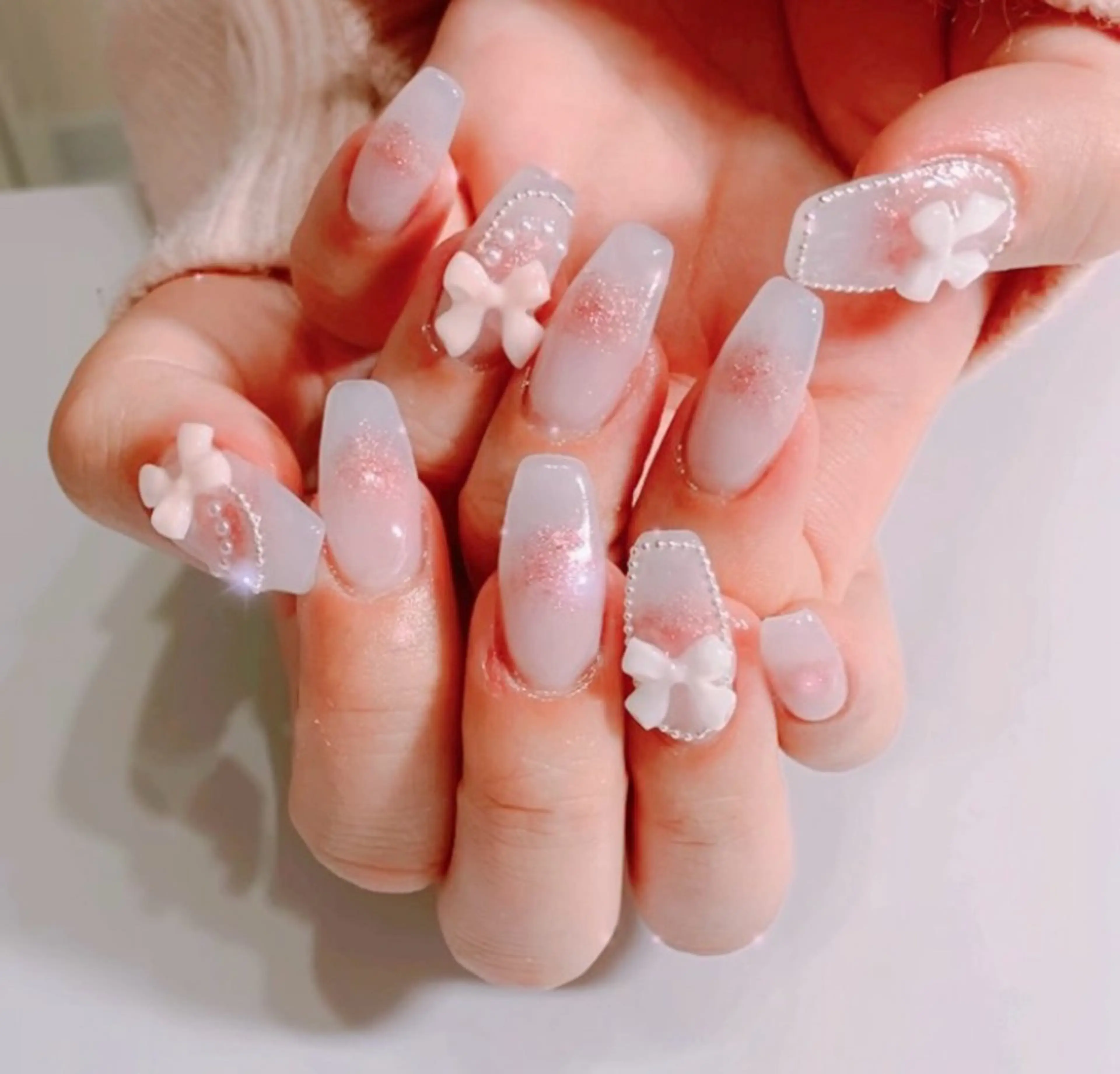 ネイル チークネイル リボン スカルプネイル エムネイル サロンのネイルデザイン