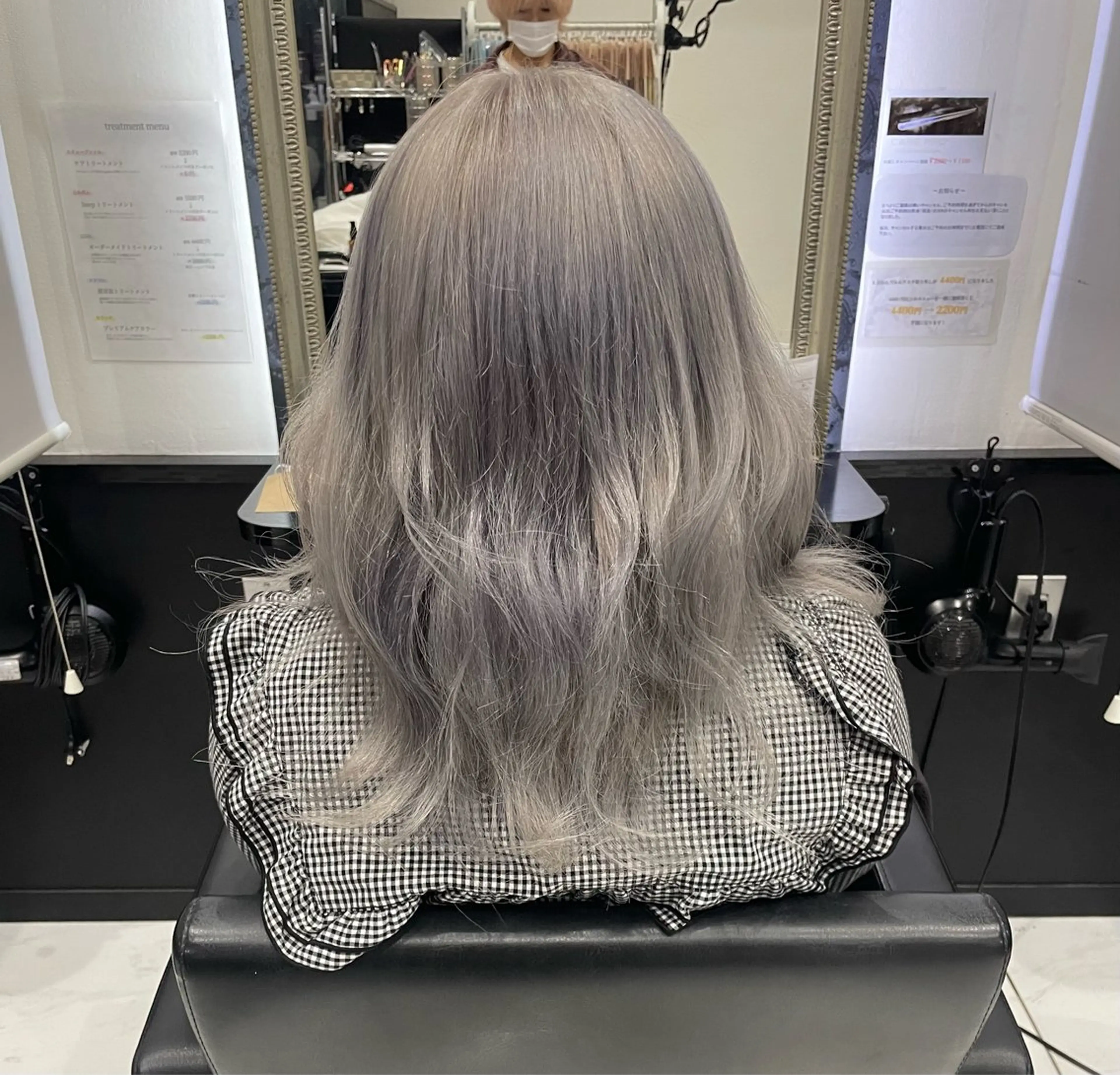 セミロング カラー ヘアアレンジ シルバー ホワイトシルバー 長田 麻友子のヘアスタイル