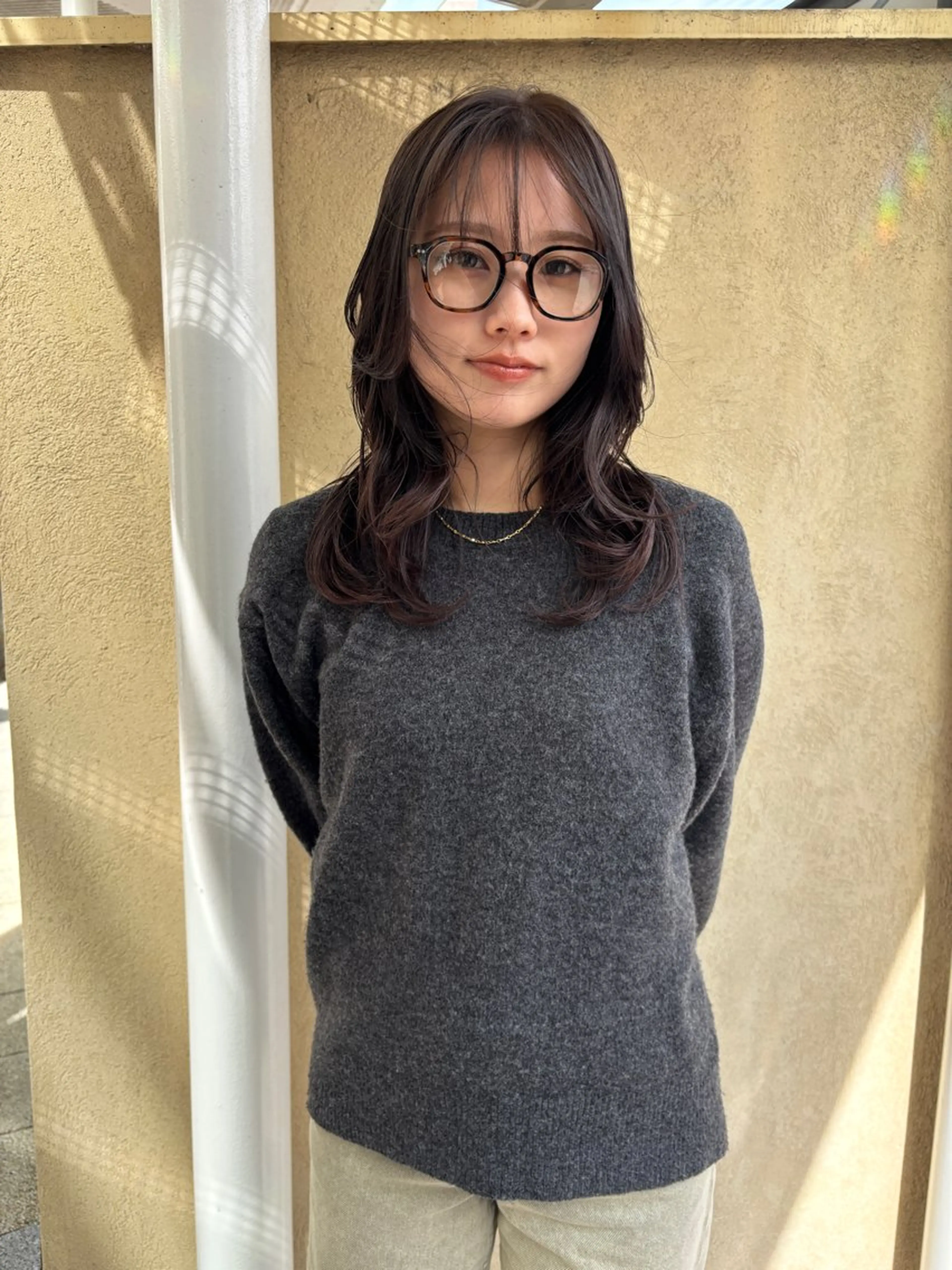 セミロング saya🌿レイヤー カット/透明感カラーのヘアスタイル