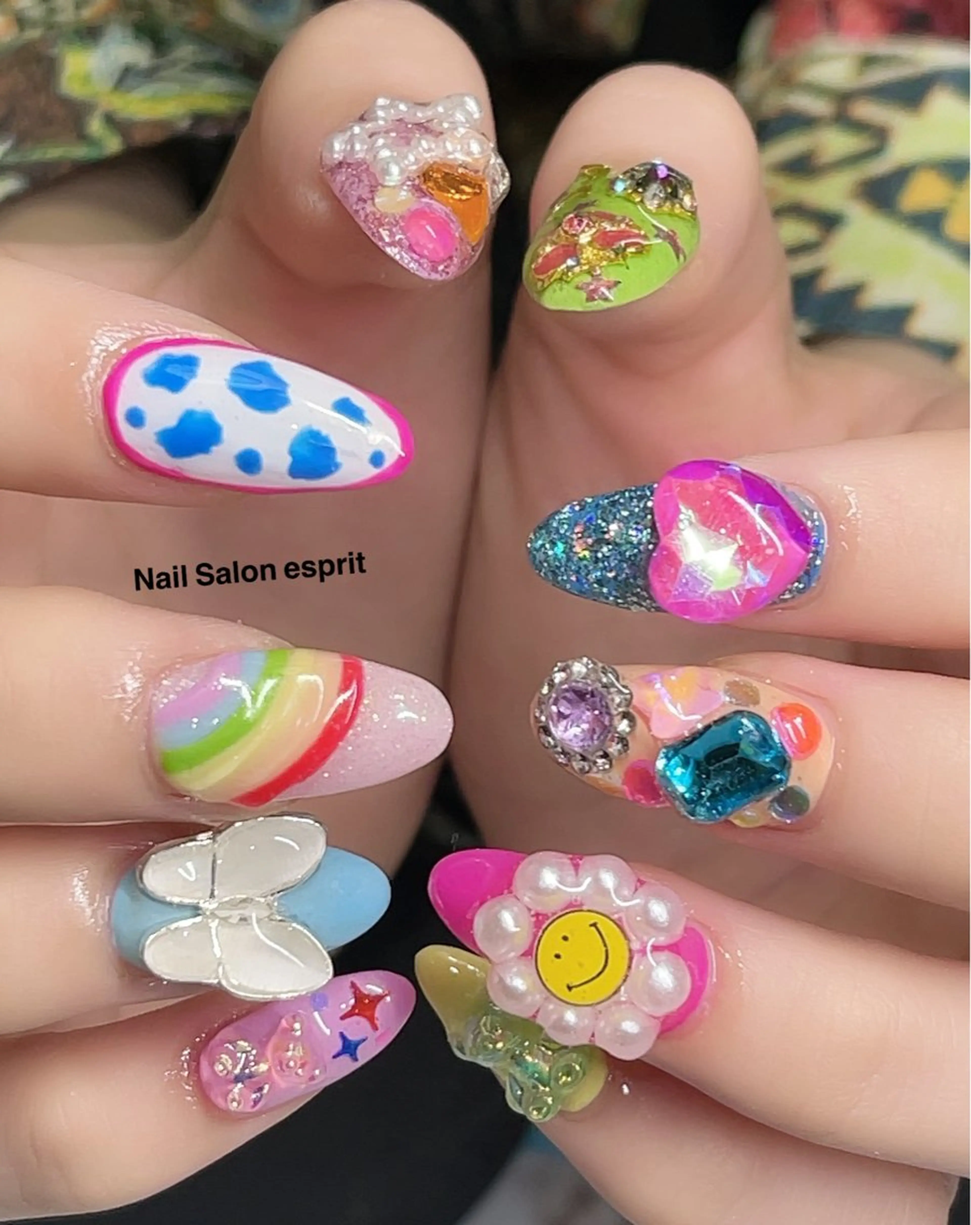 オフなしジェルネイル☆ハデ盛り☆3Dデザインの写真