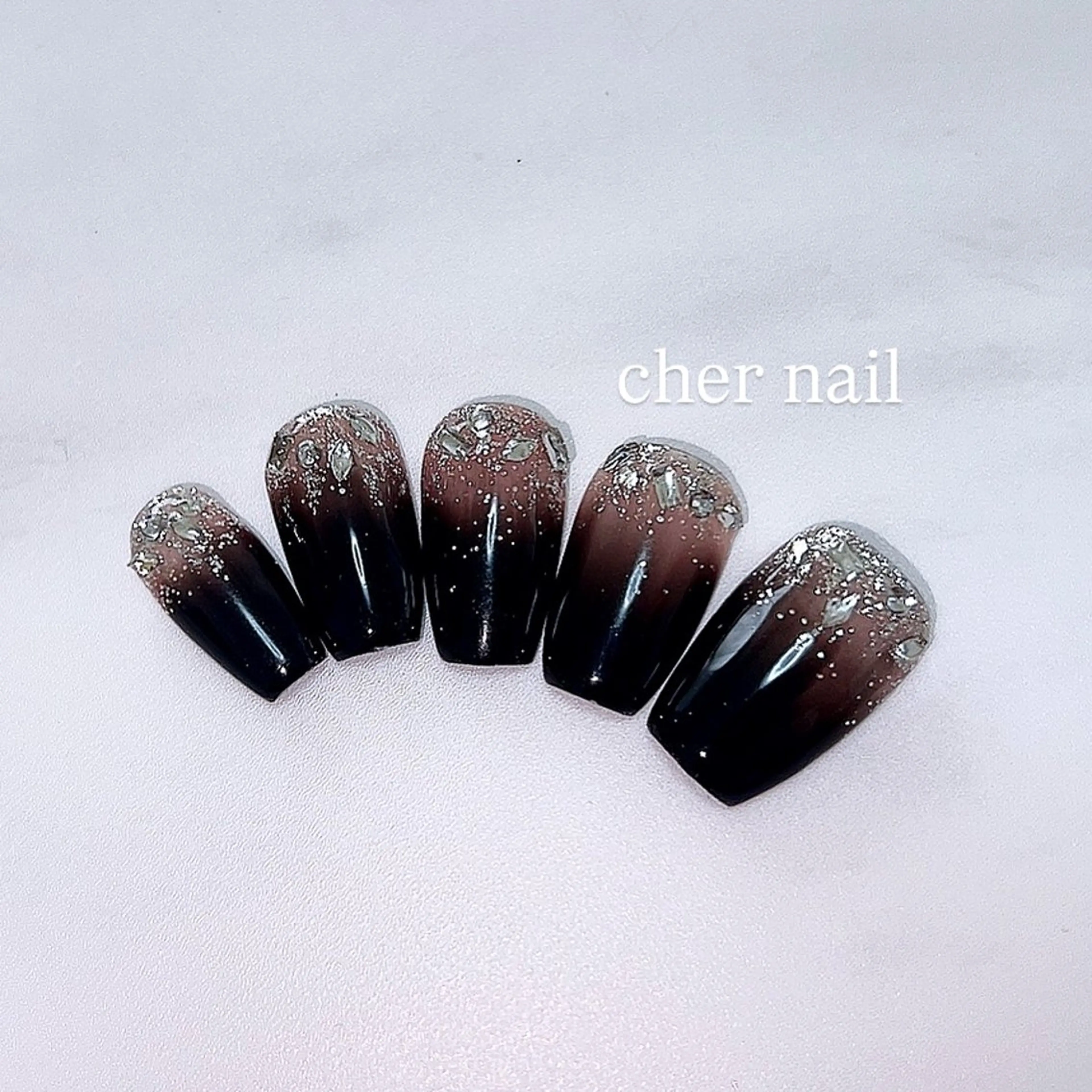 ネイル キラキラネイル ハンドネイル CHER NAIL(シェルネイル)所属・cher loydのネイルデザイン