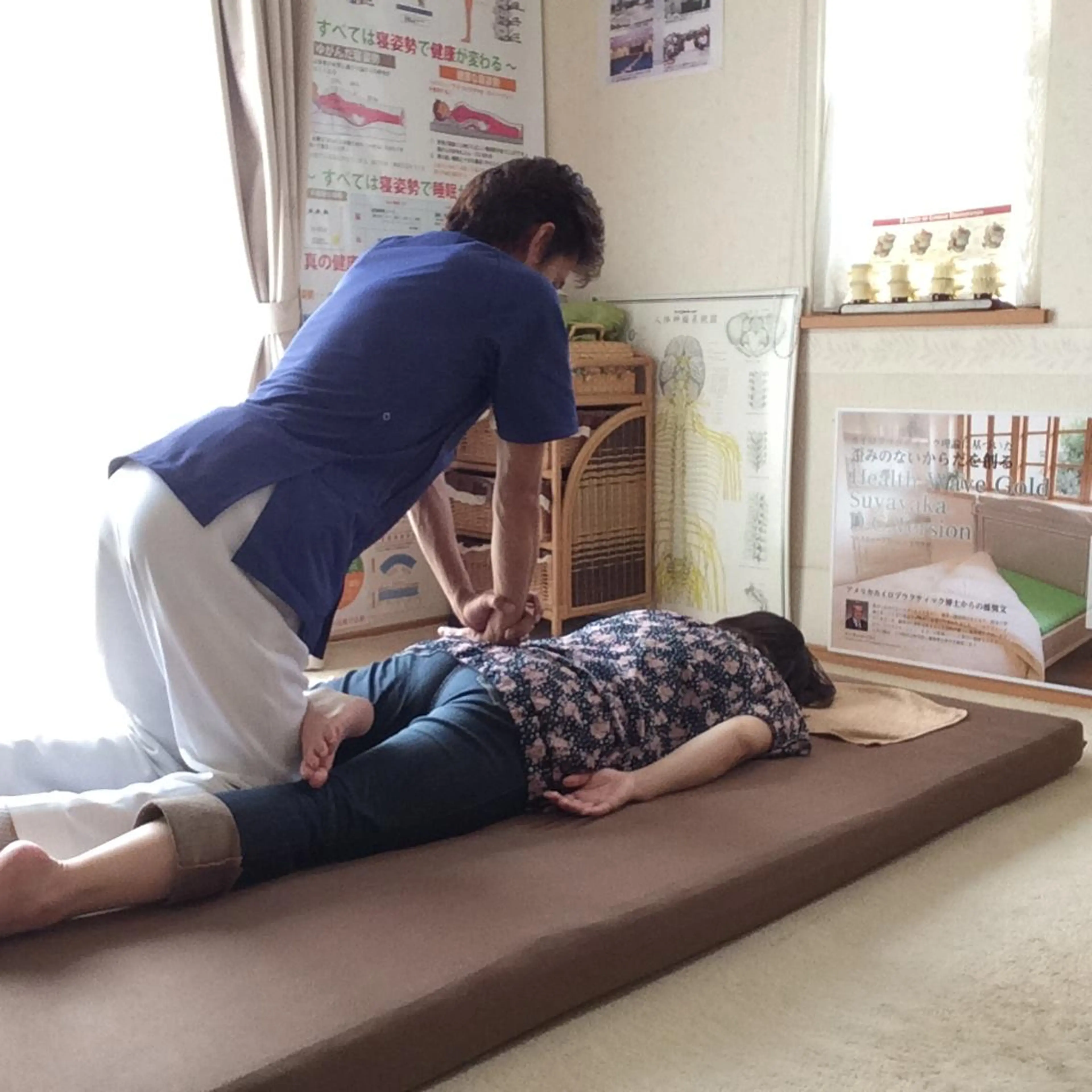 カイロプラクティック施術 学生の写真