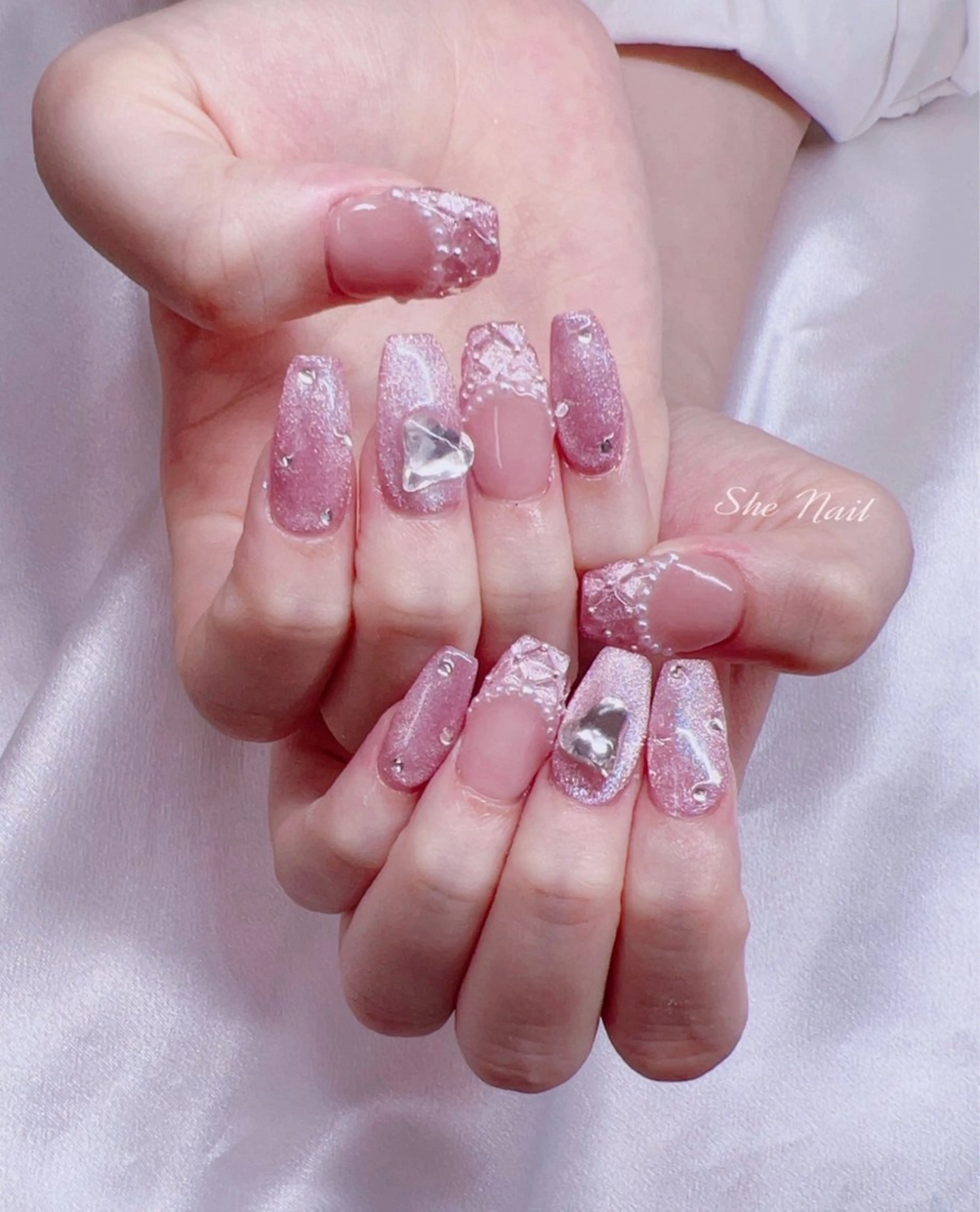 ネイル チークネイル フレンチネイル マグネットネイル 持ち込み ワンカラーネイル ハンドネイル She   Nail所属・ISA_ BELLAのネイルデザイン