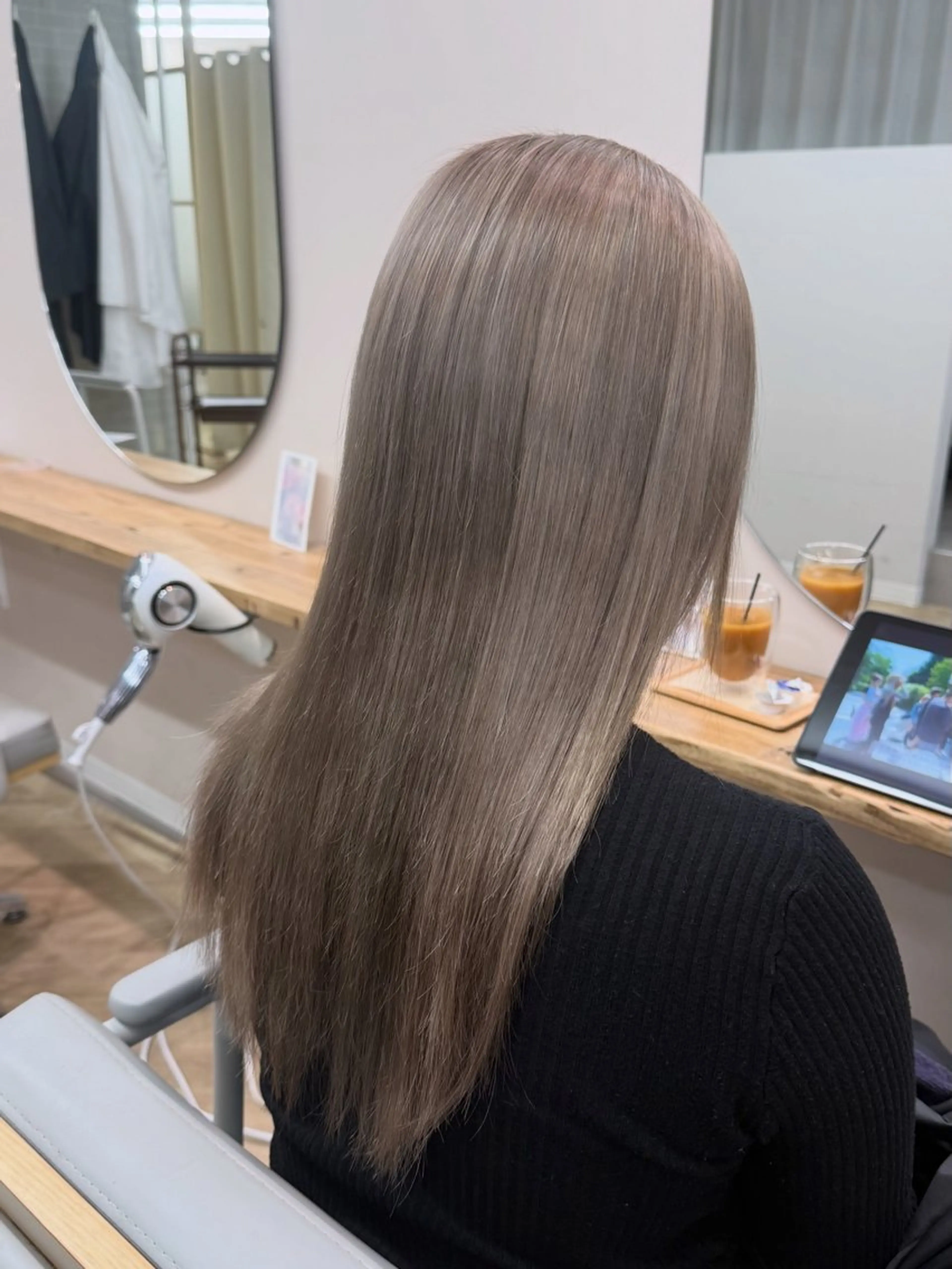 【ミニモ学割】くすみグレージュ(ブリーチありダブルカラー)9500円の写真